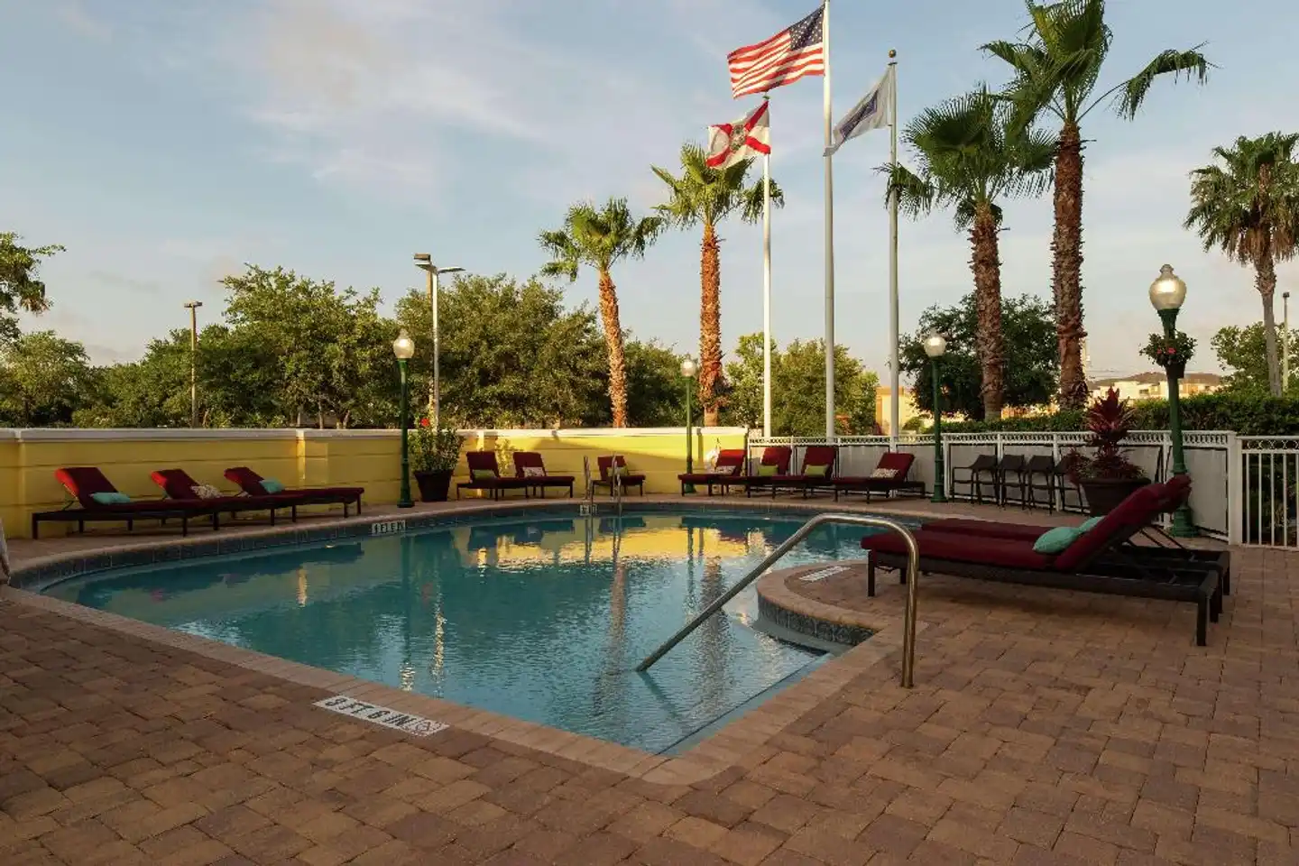 Hampton Inn & Suites Jacksonville Deerwood Park Pool