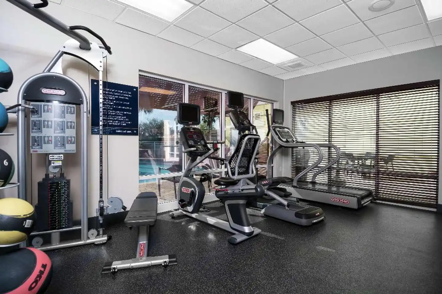 Hampton Inn & Suites Jacksonville Deerwood Park Sport und Entertainment