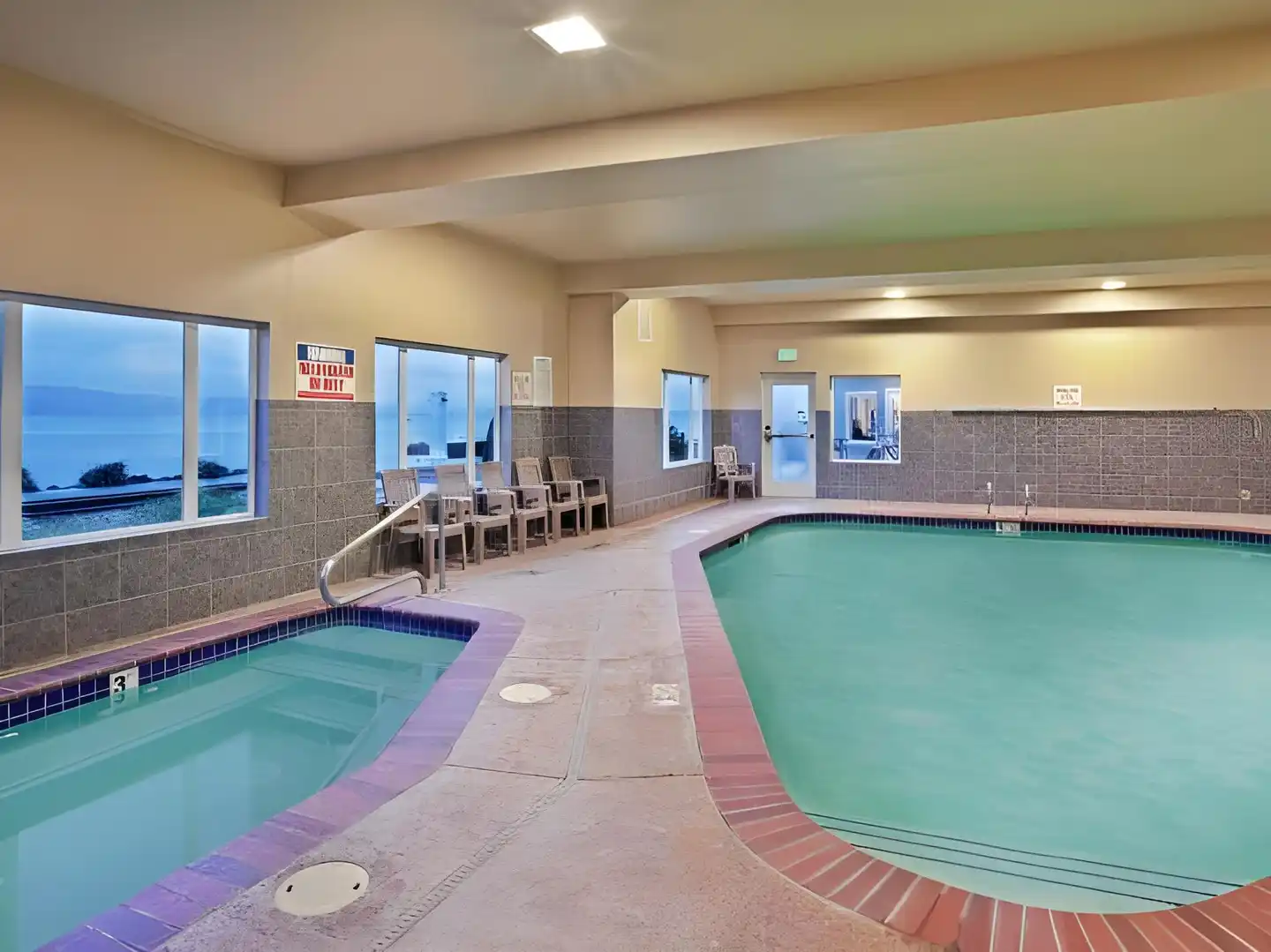 Holiday Inn Express & Suites Astoria Hallenbad