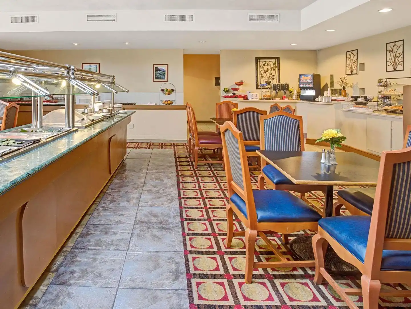 Ramada by Wyndham Englewood Hotel & Suites Bar