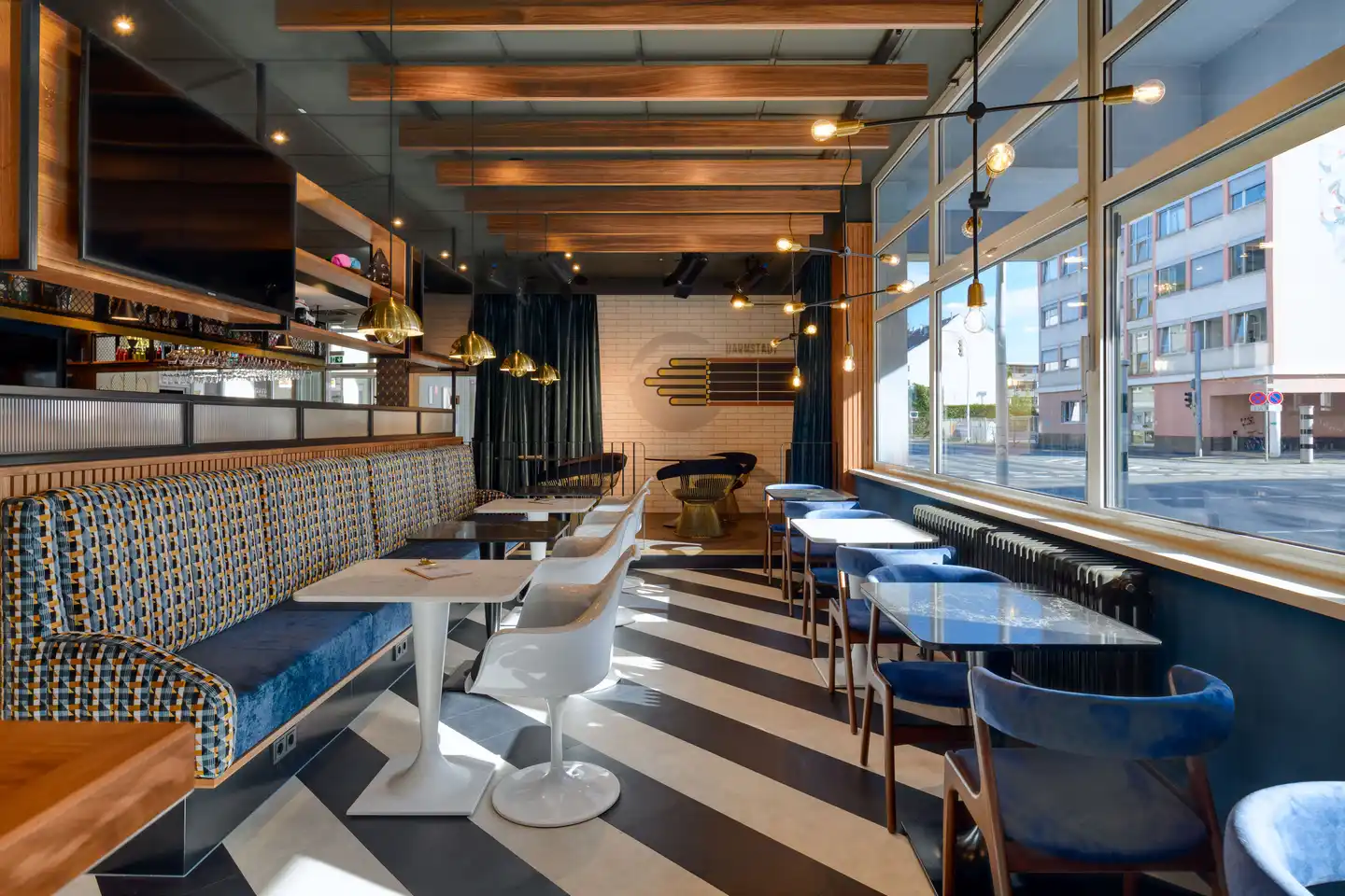 THE Darmstadt Bar