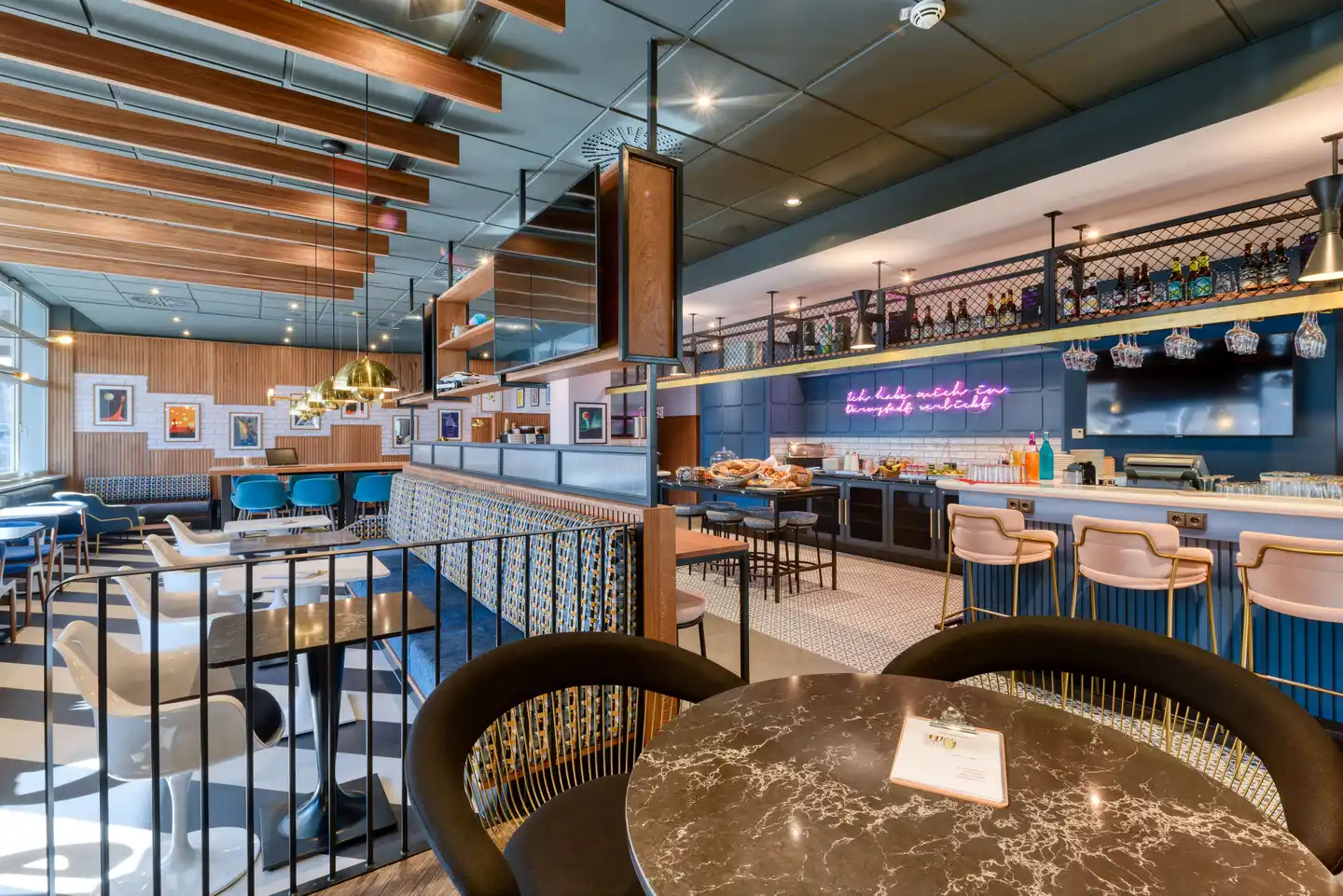 THE Darmstadt Bar