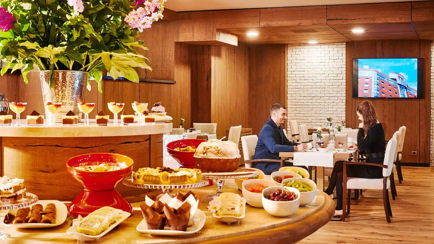 Metropolitan Hotel Restaurant