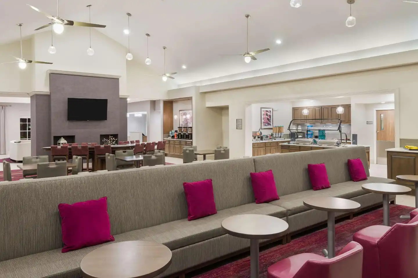 Homewood Suites by Hilton Orlando-UCF Area Bar