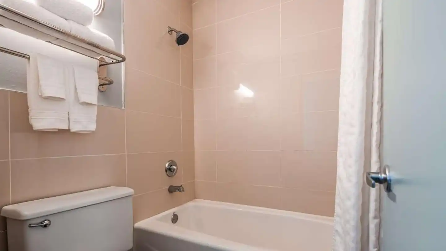 SureStay by Best Western Jacksonville South Badezimmer