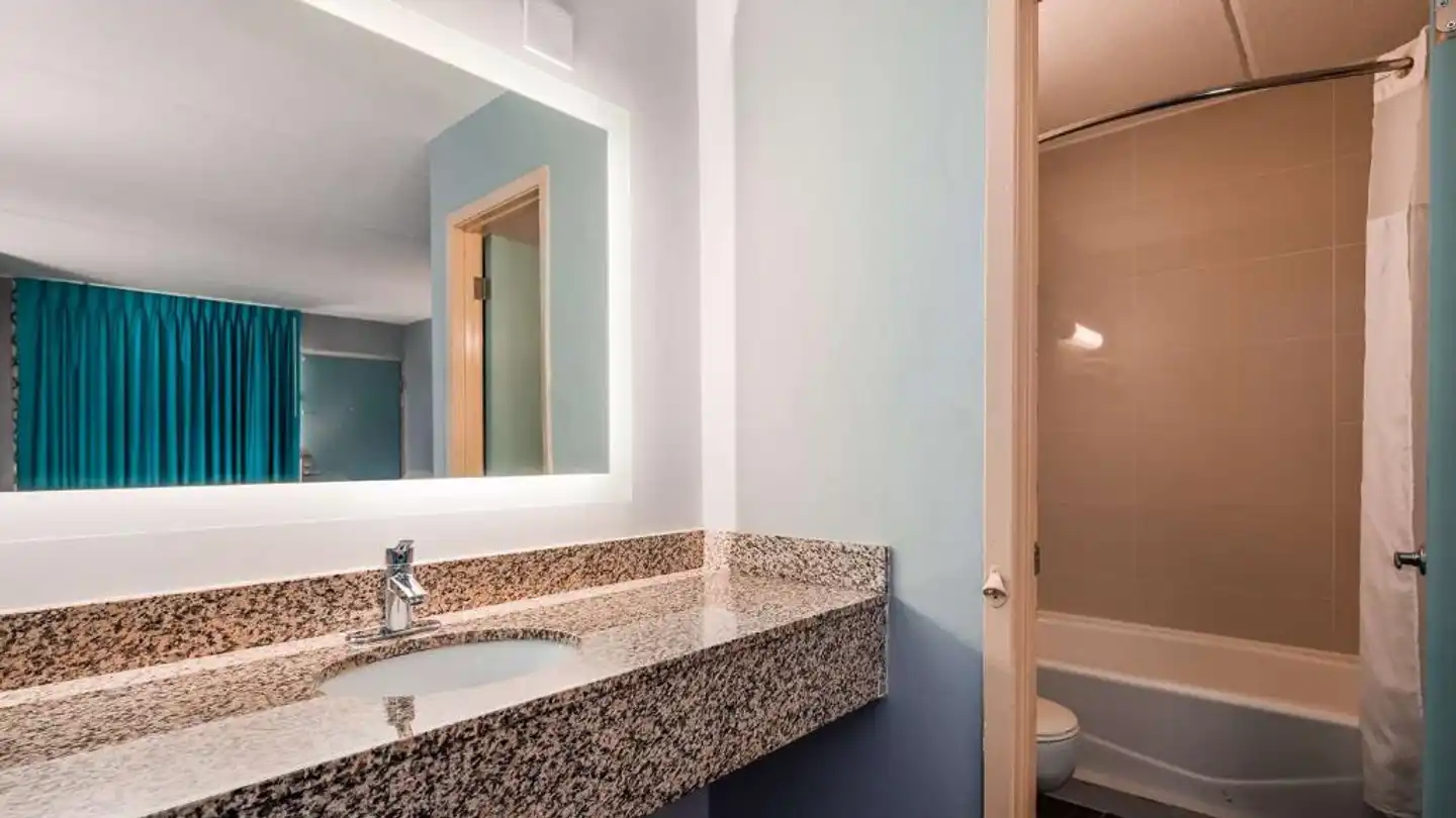 SureStay by Best Western Jacksonville South Badezimmer