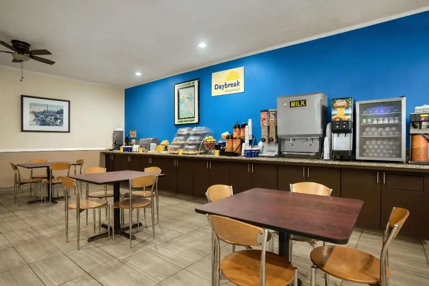 Days Inn by Wyndham Hardeeville/ I-95 State Line Bar