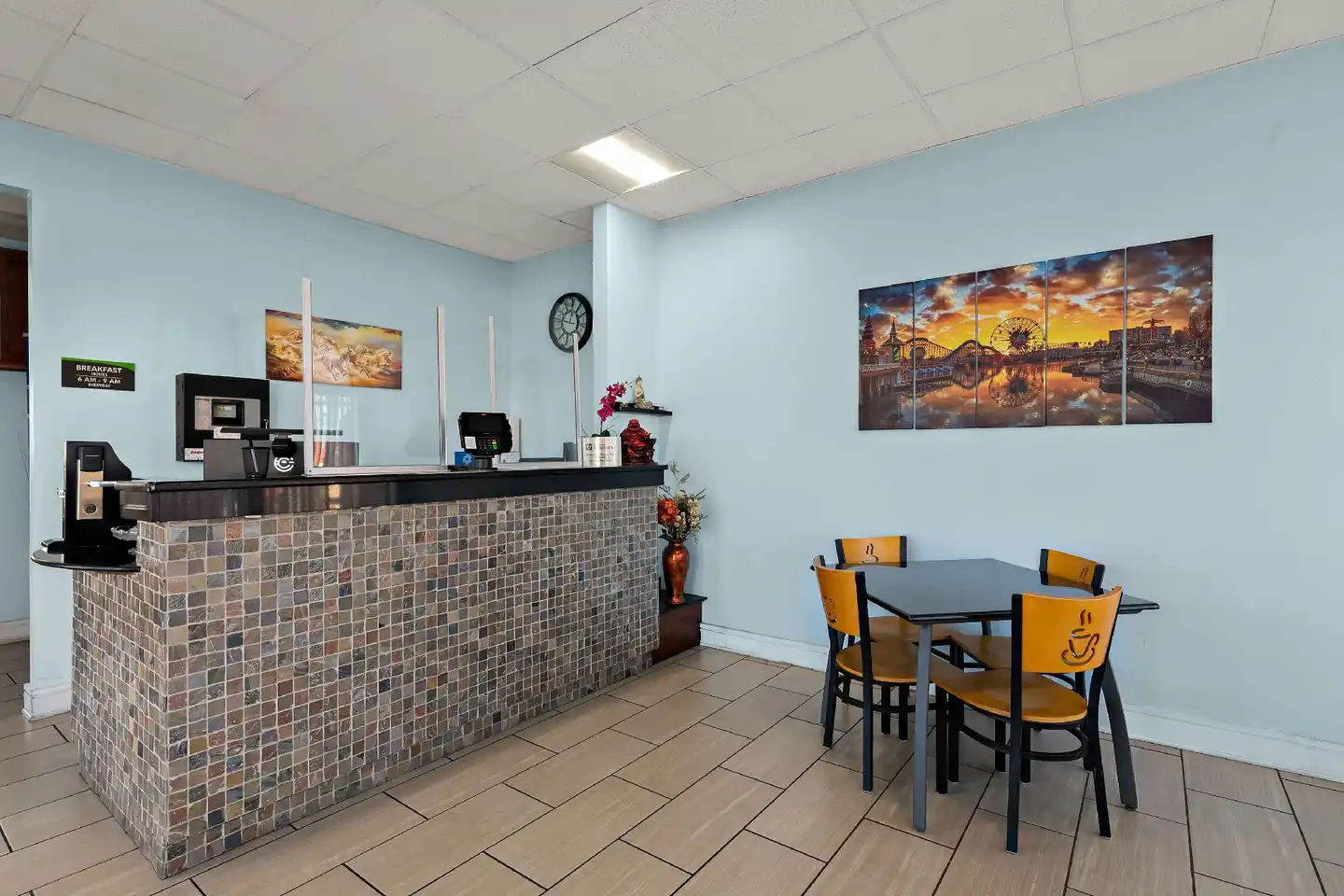 Days Inn Clermont Theme Park West Lobby