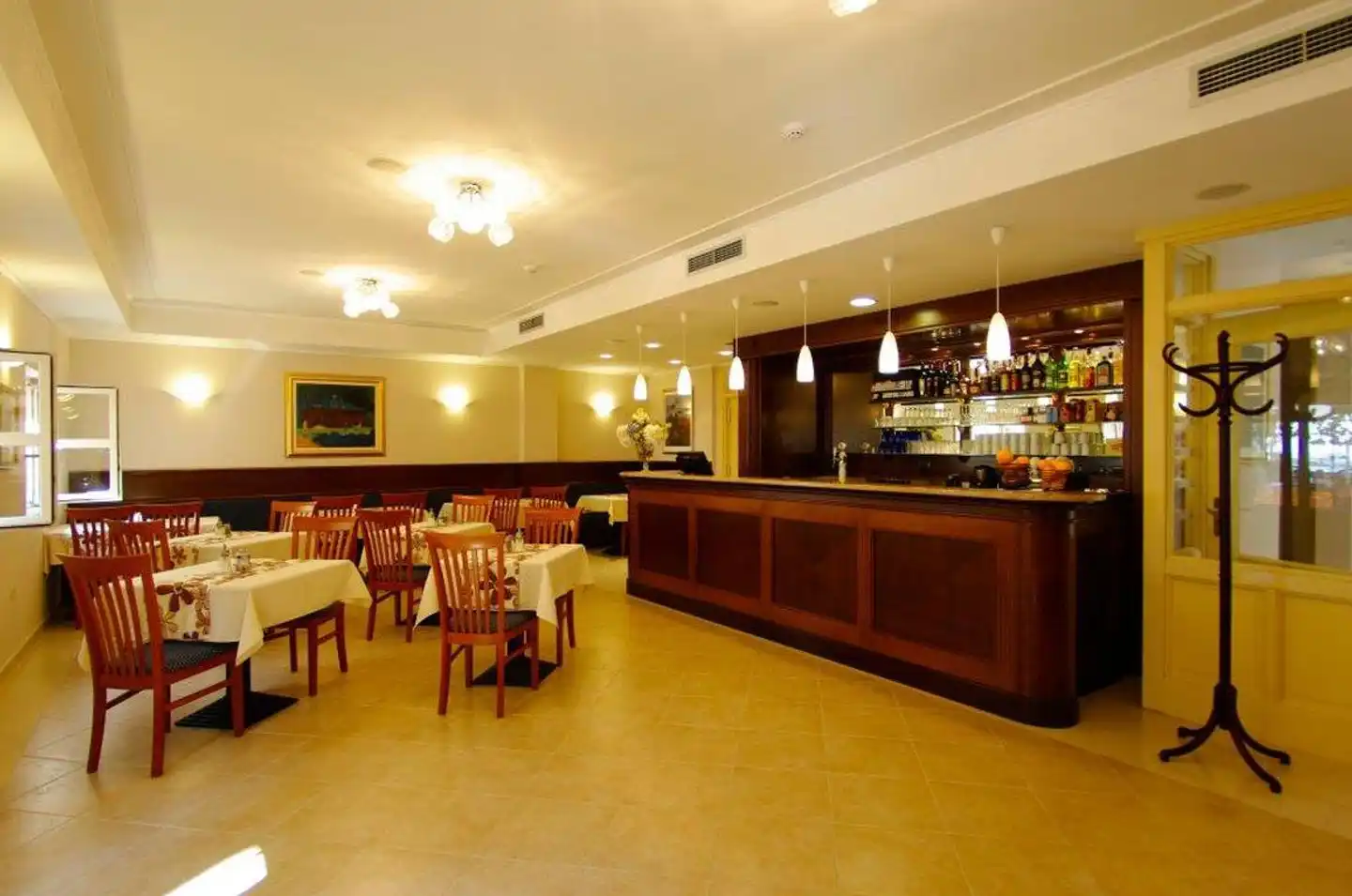 Croatia Bar