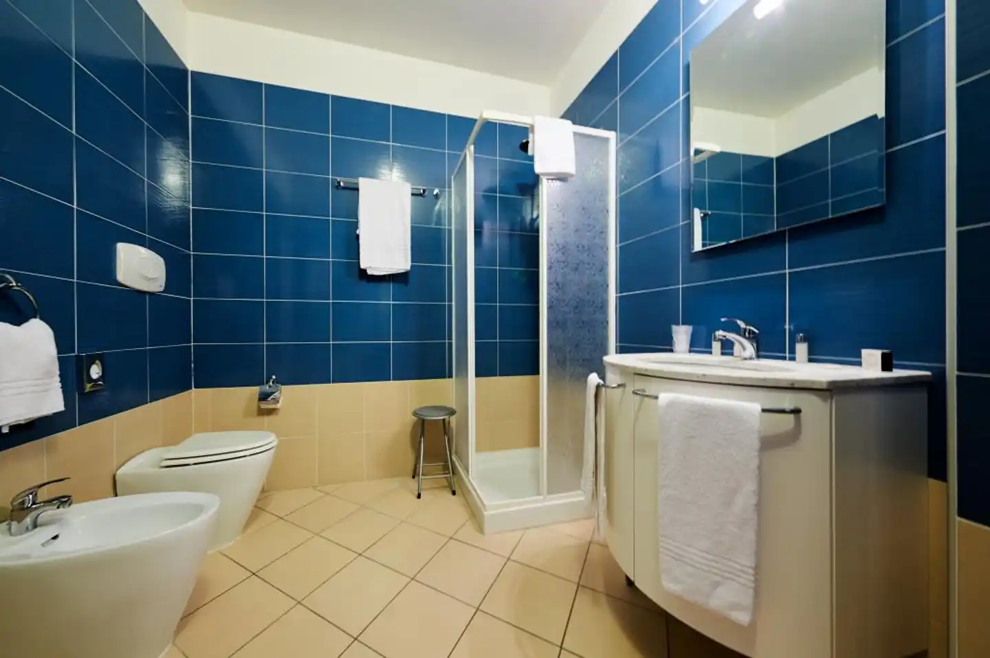 Bolgheri Marina Resort Badezimmer