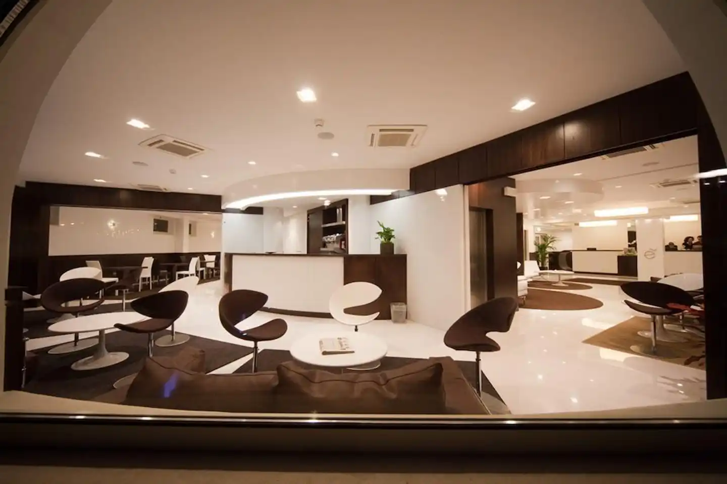 E' Hotel Lobby