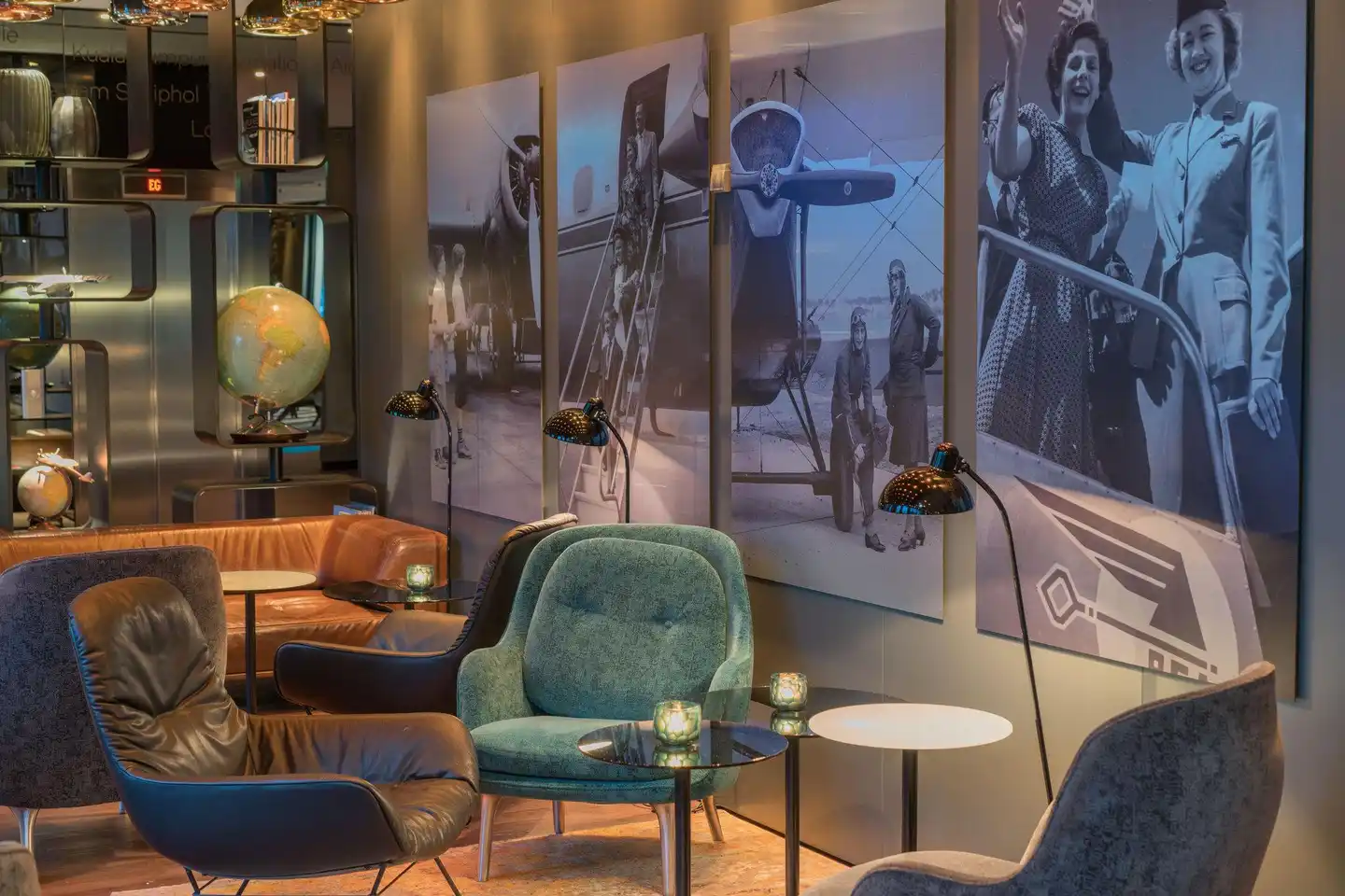 Motel One Hamburg Airport Lobby