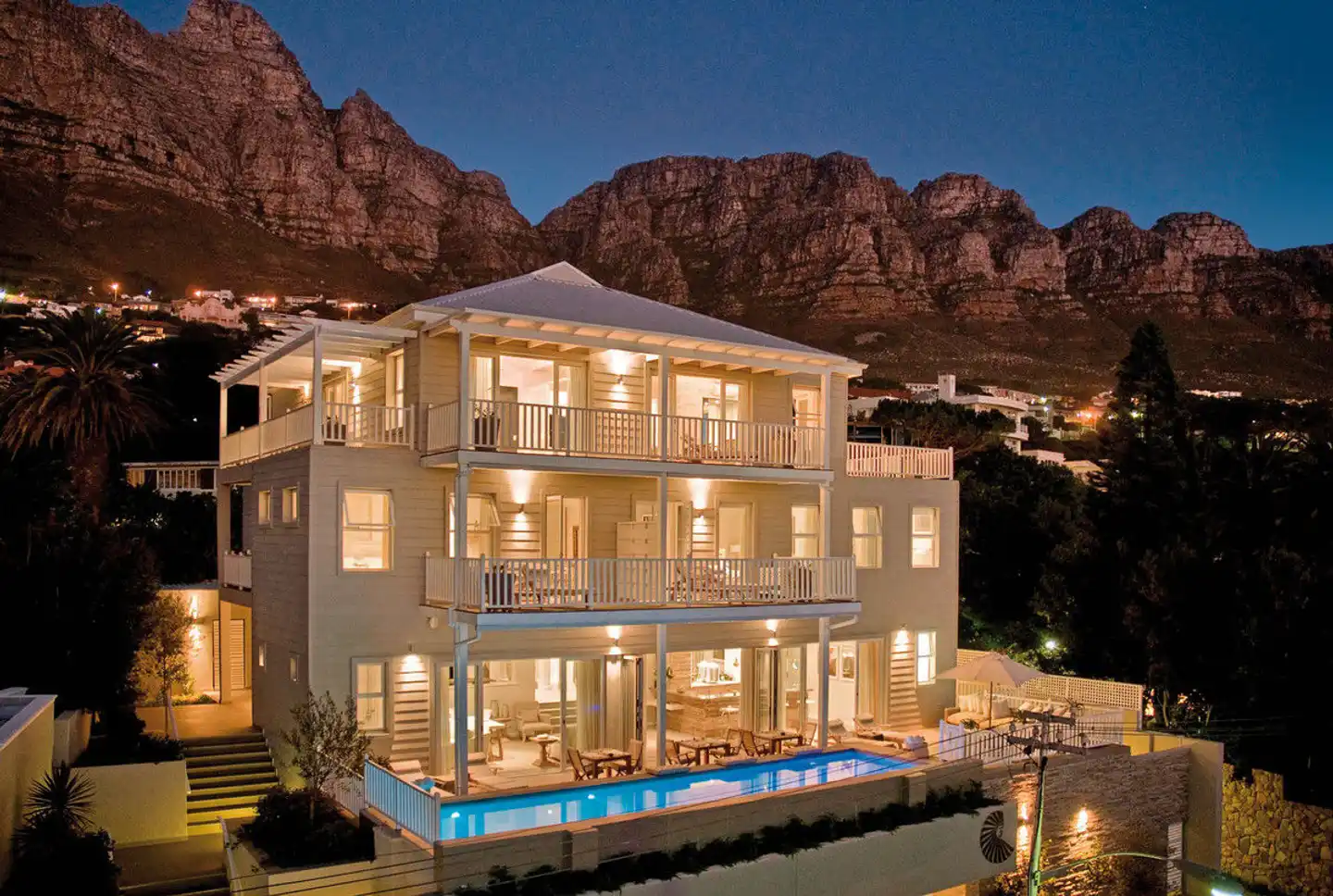Sea Five Boutique Hotel Aussenansicht