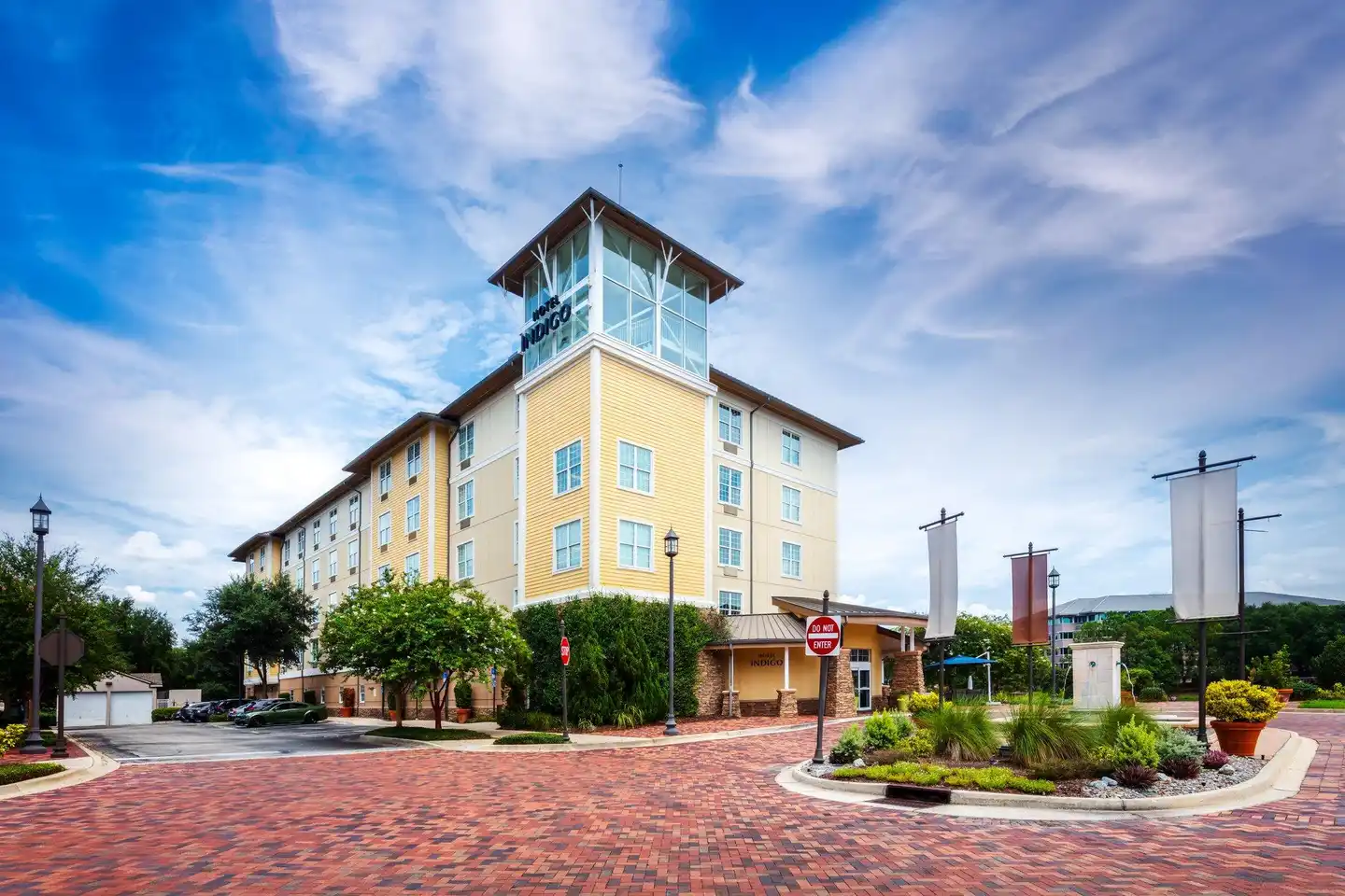 Hotel Indigo Jacksonville-Deerwood Park Aussenansicht