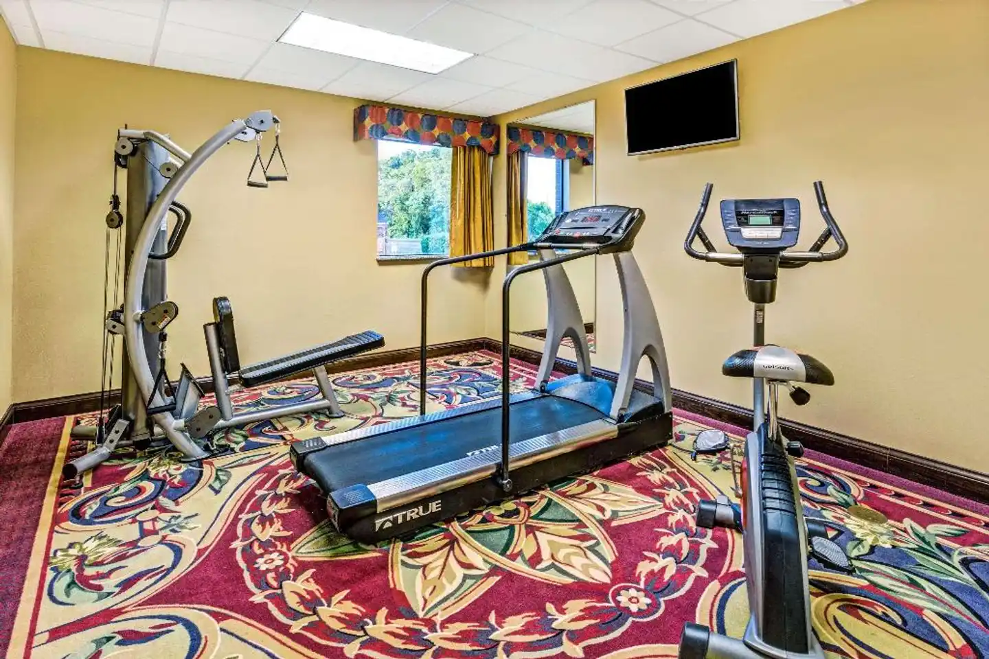 Days Inn & Suites by Wyndham Jeffersonville IN Sport und Entertainment