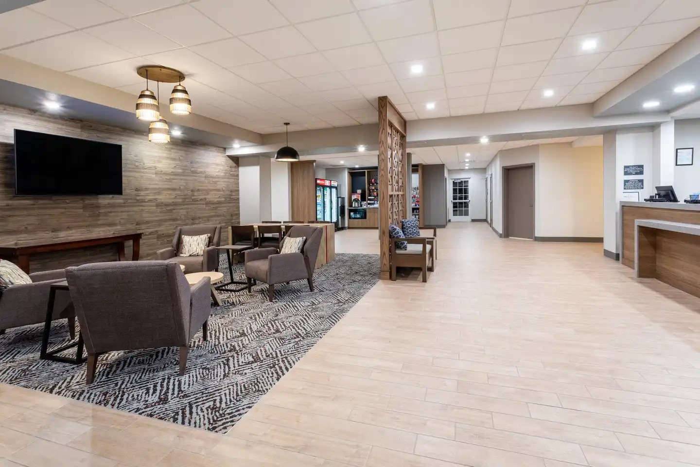 Candlewood Suites Sioux Falls Lobby