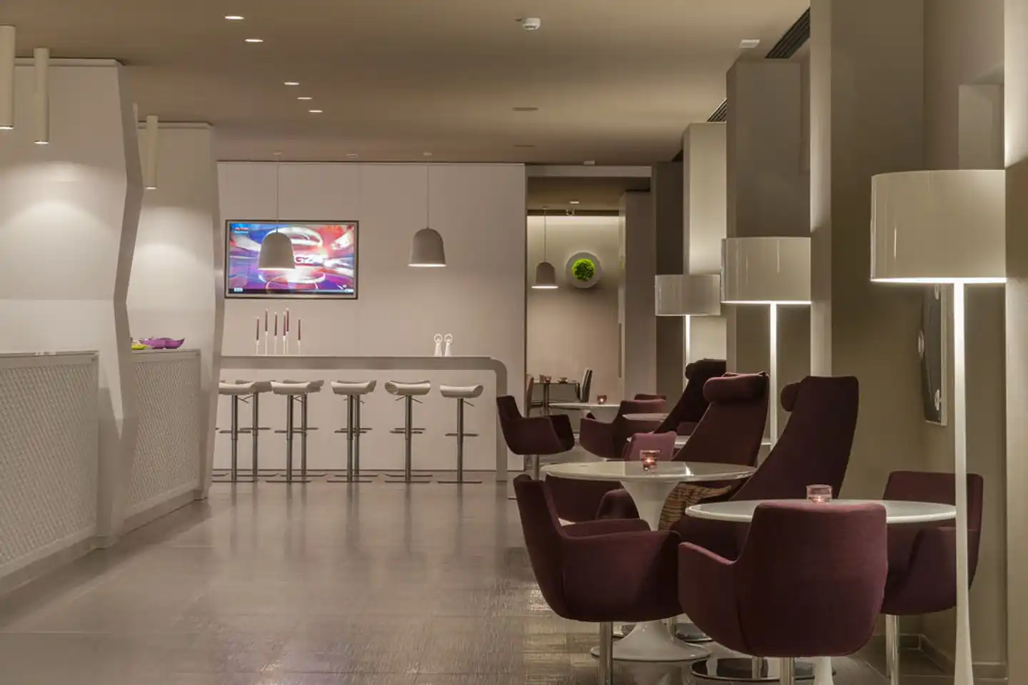 8Piuhotel Lobby