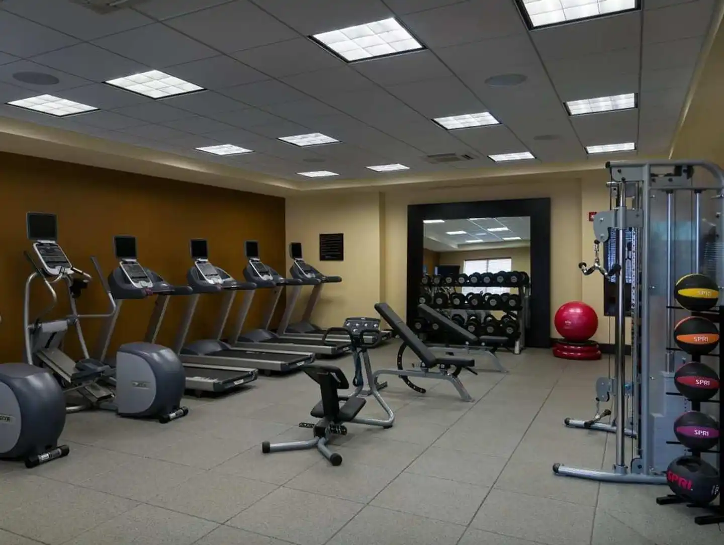 Hilton Garden Inn Houston NW America Plaza Sport und Entertainment