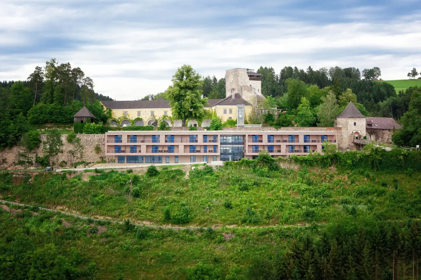 Schatz Kammer Burg Kreuzen Aussenansicht