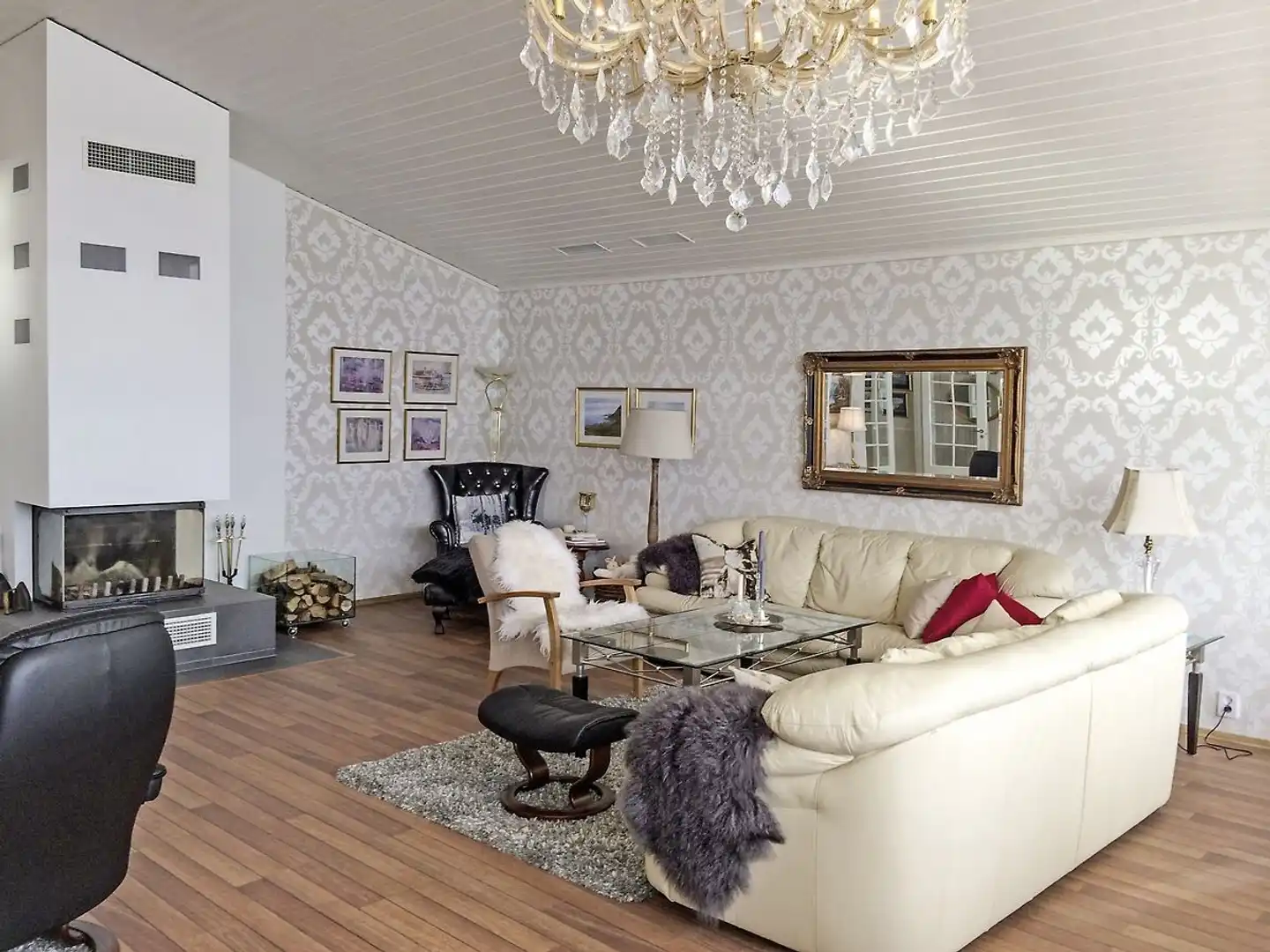 Arctic Panorama Lodge Lobby