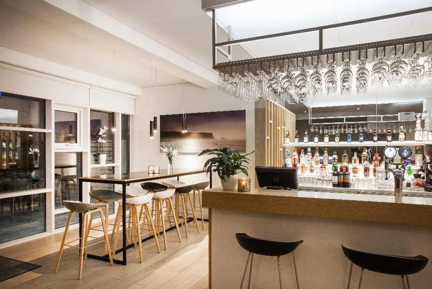 Storm Hotel Bar