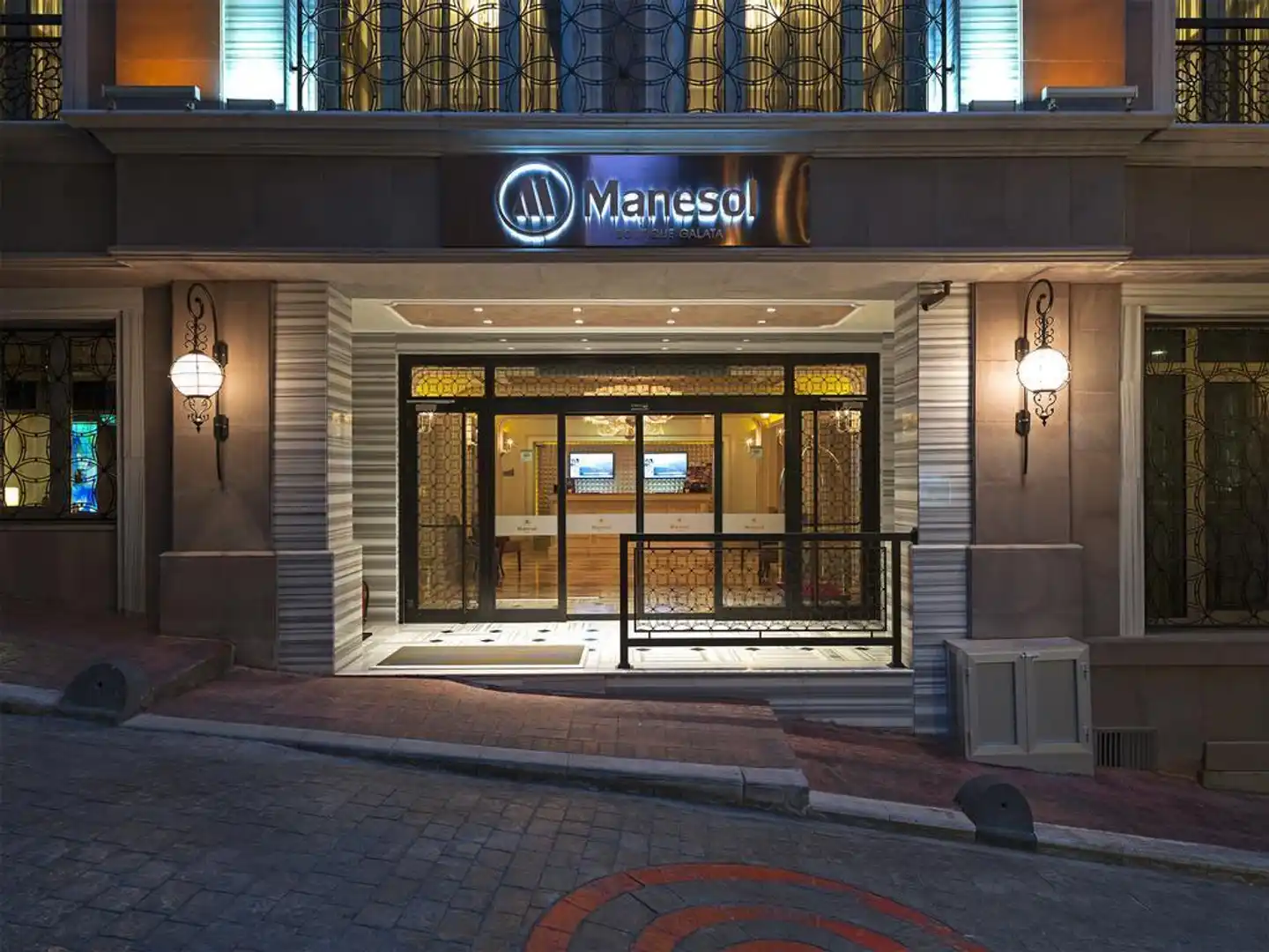 Manesol Boutique Galata Aussenansicht