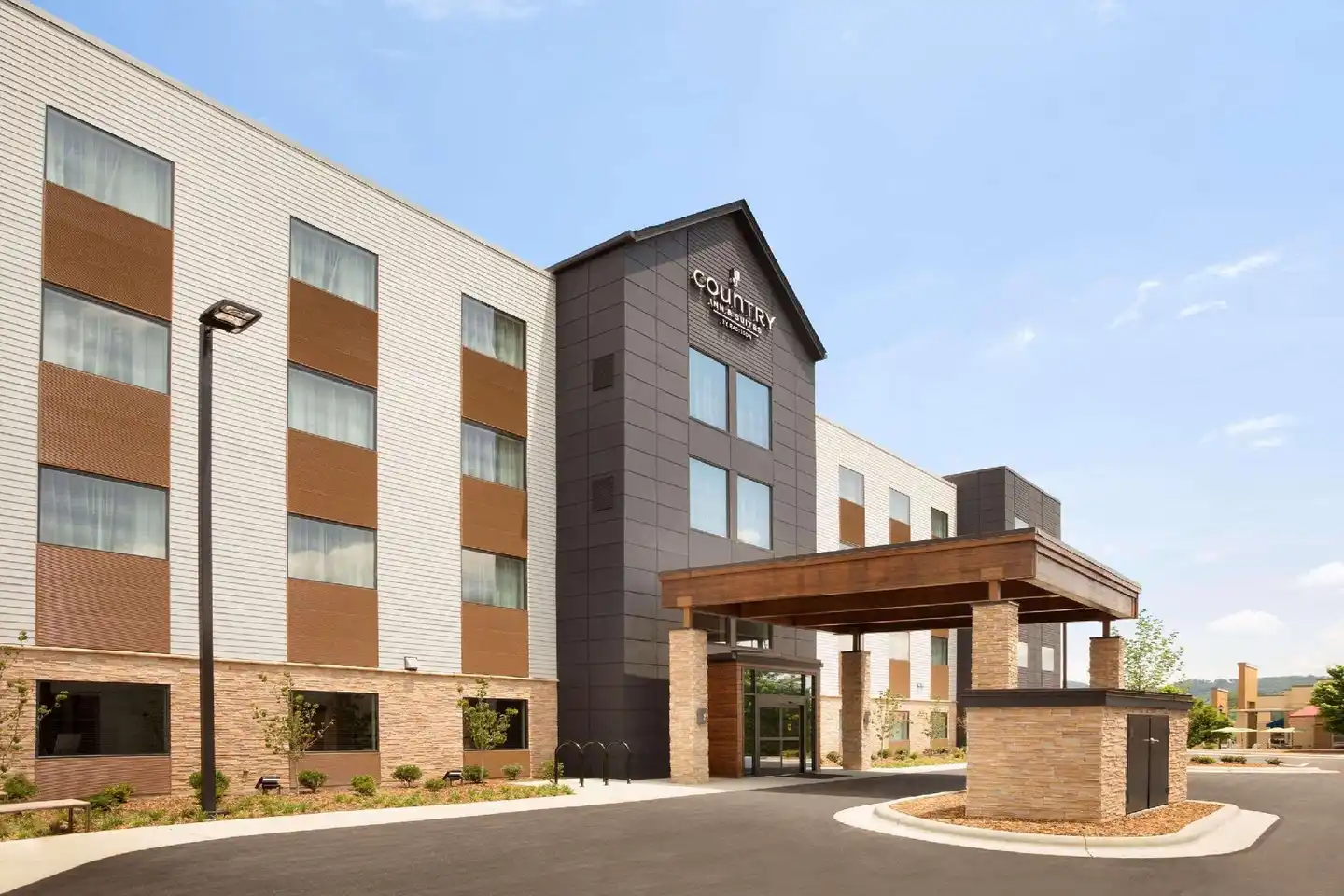 Country Inn & Suites Asheville River Arts District Aussenansicht