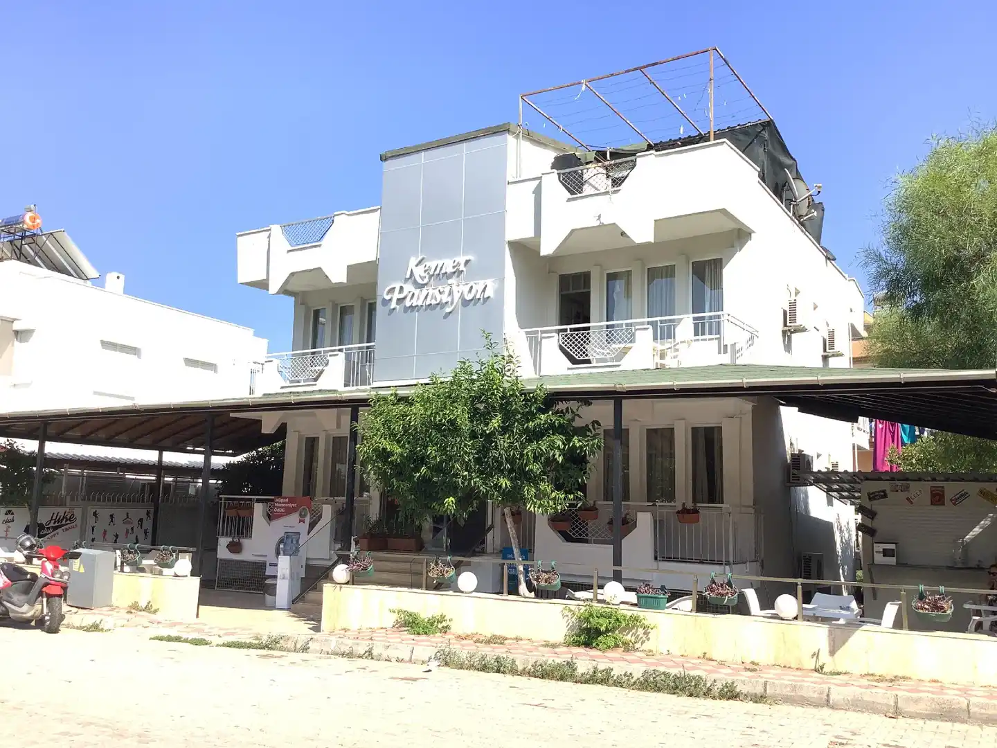 Kemer Pansiyon Aussenansicht