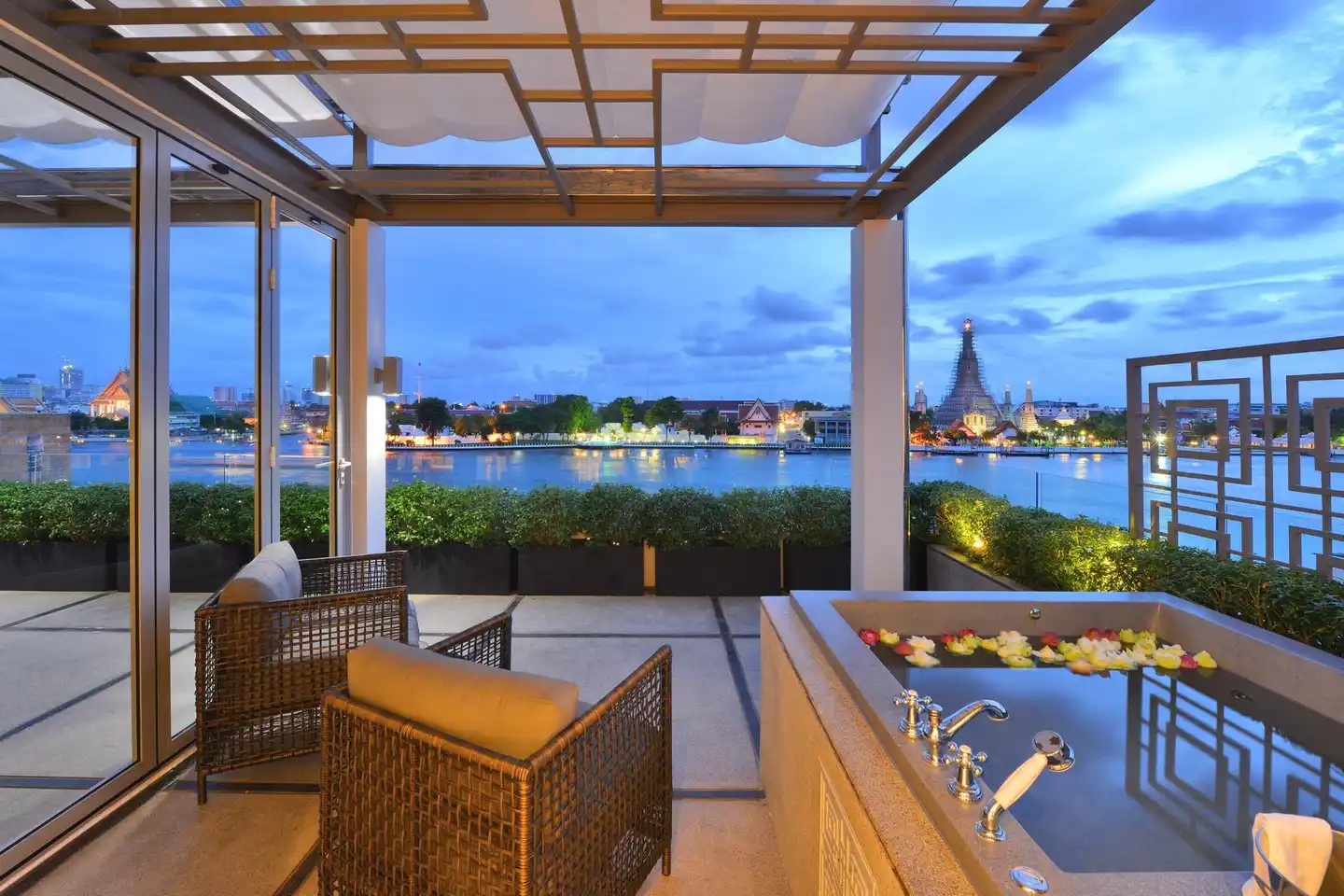 Riva Arun Bangkok Terrasse