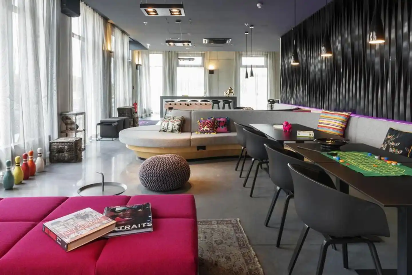 Moxy Frankfurt Airport Bar