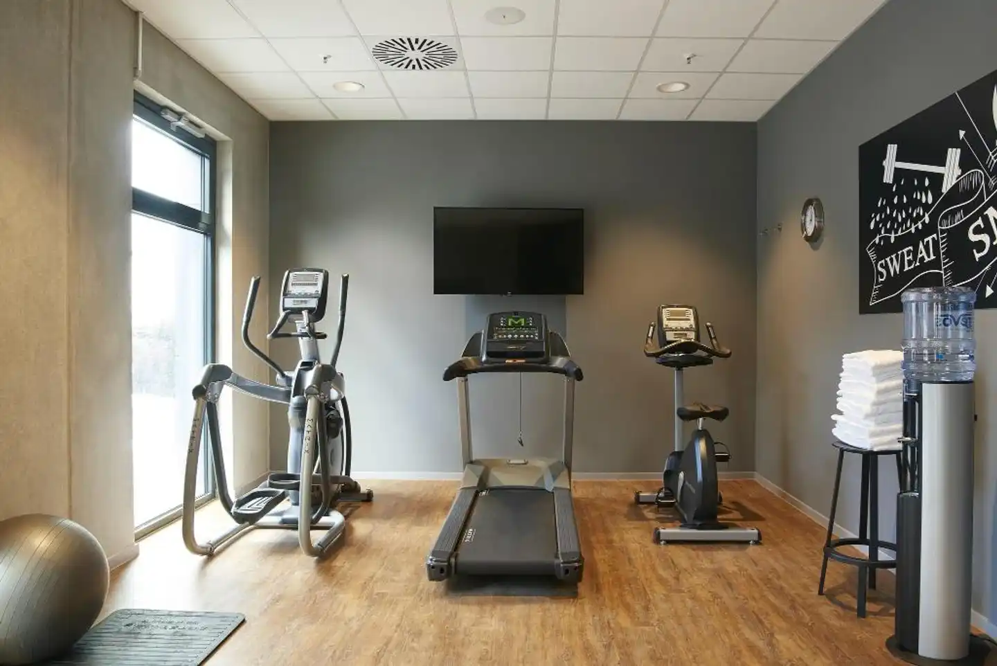 Moxy Frankfurt Airport Sport und Entertainment