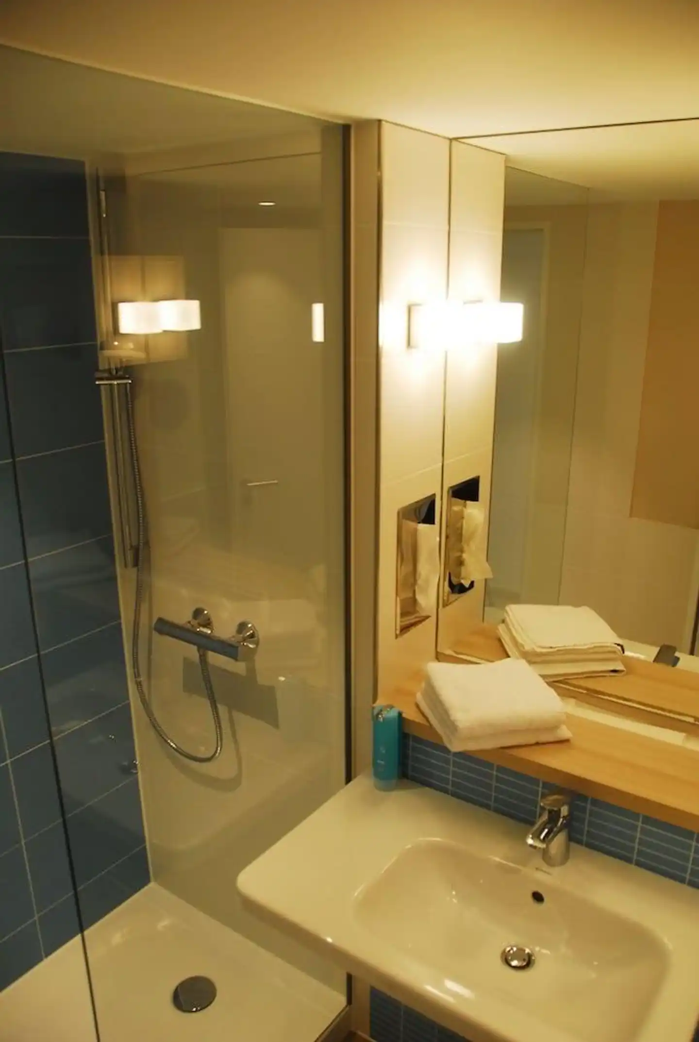 IBB Blue Hotel Paderborn Badezimmer