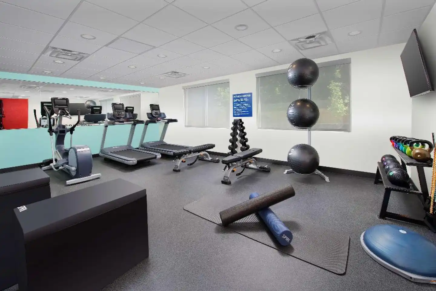 Tru by Hilton Tallahassee Central Sport und Entertainment