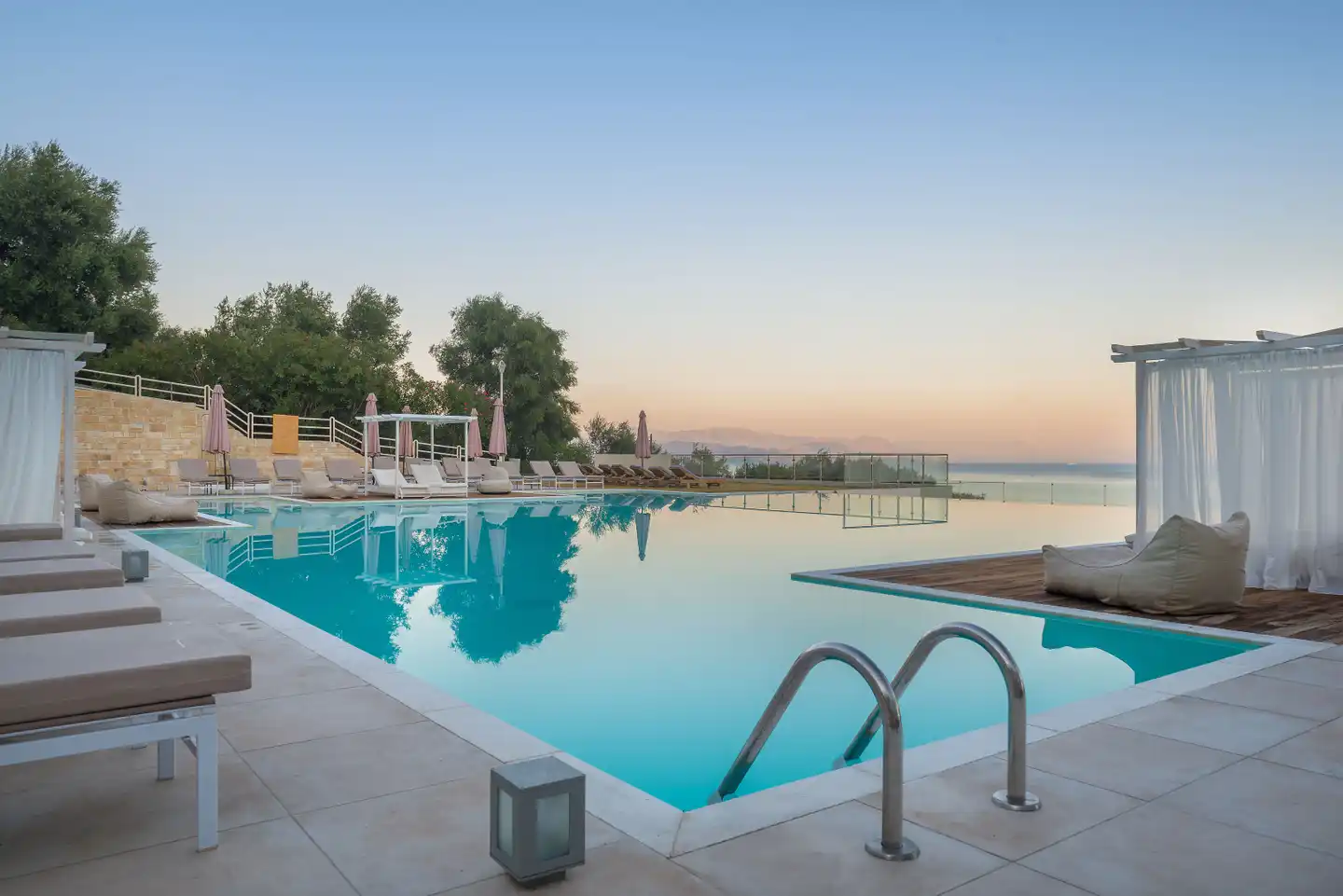 Golden Mare Barbati Pool