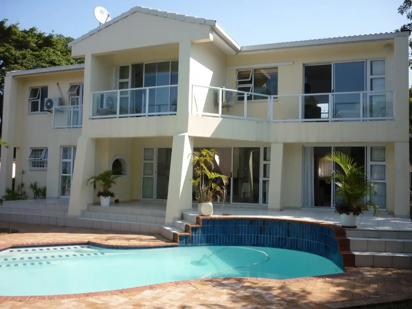 Ridgesea Guest House Aussenansicht