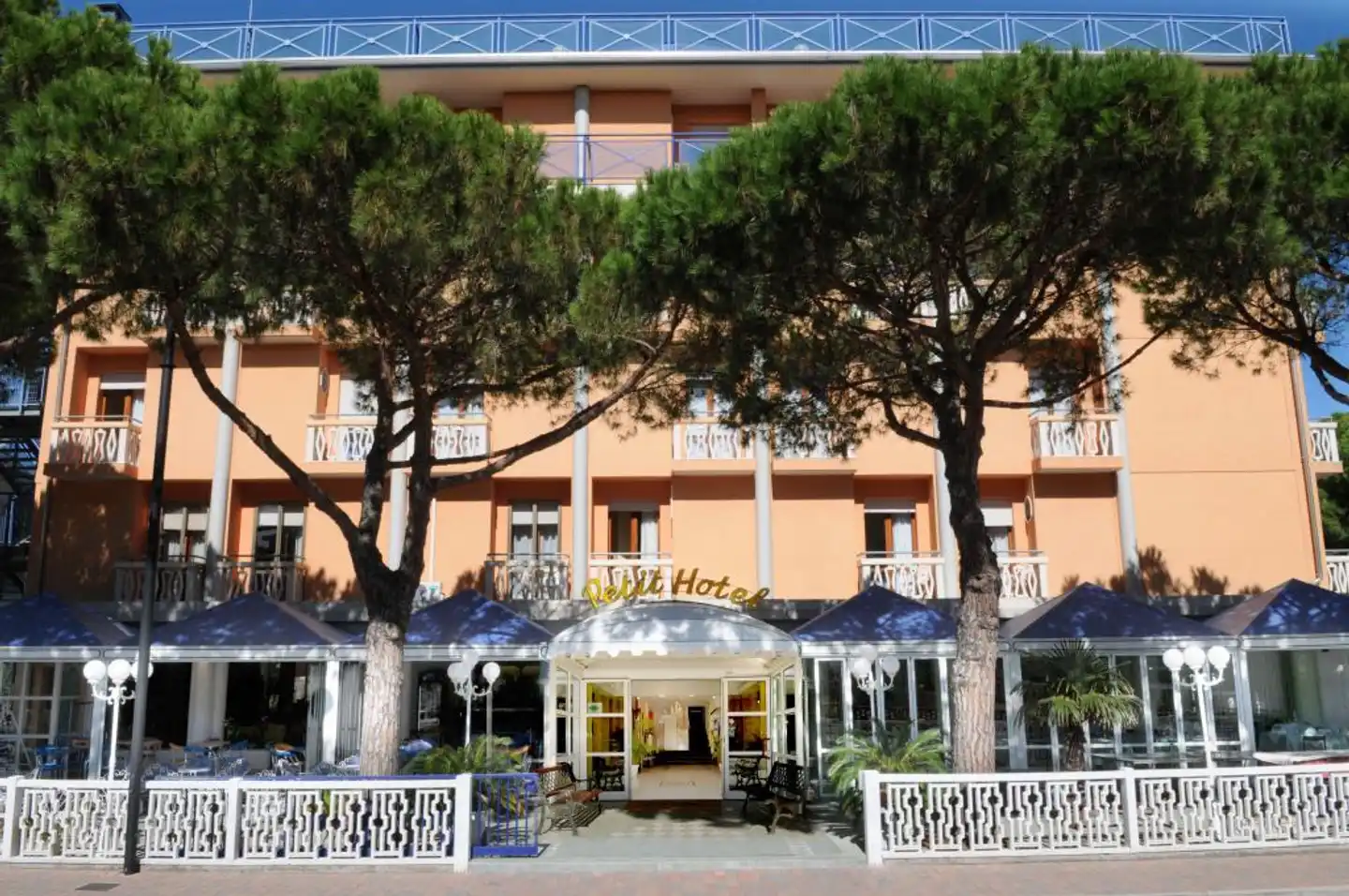 Petit Hotel Aussenansicht