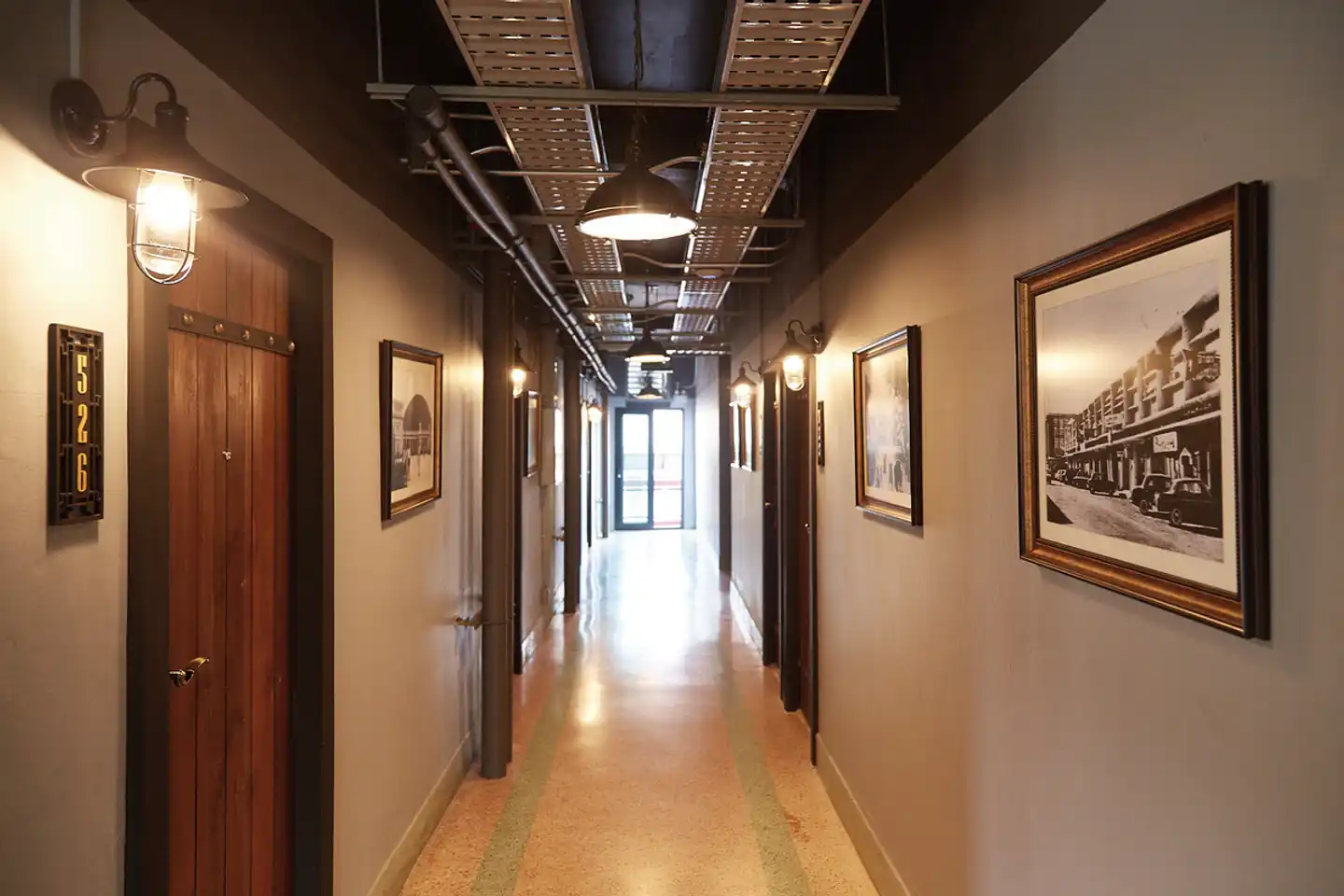 W22 by Burasari Lobby