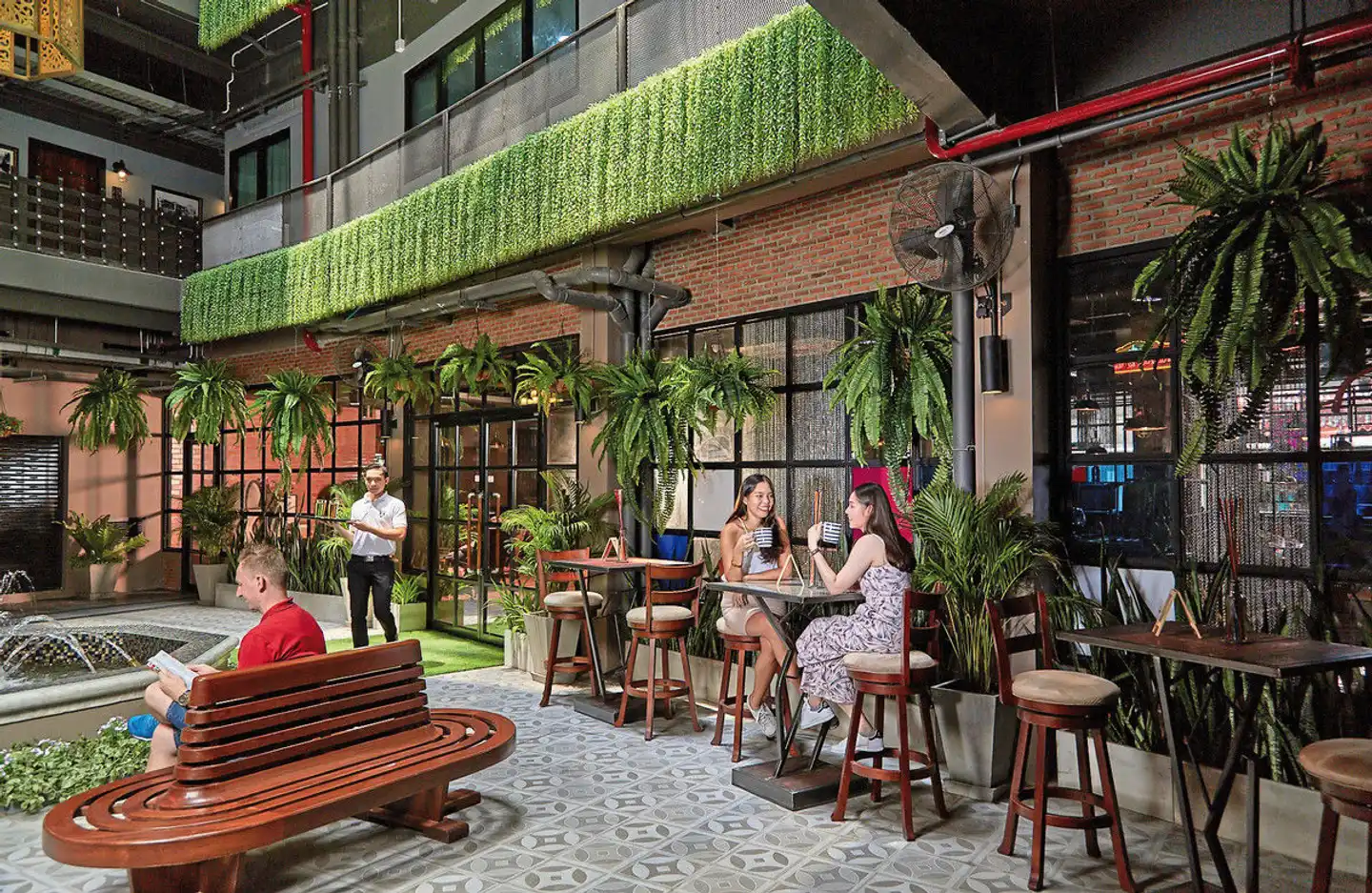 W22 by Burasari Bar