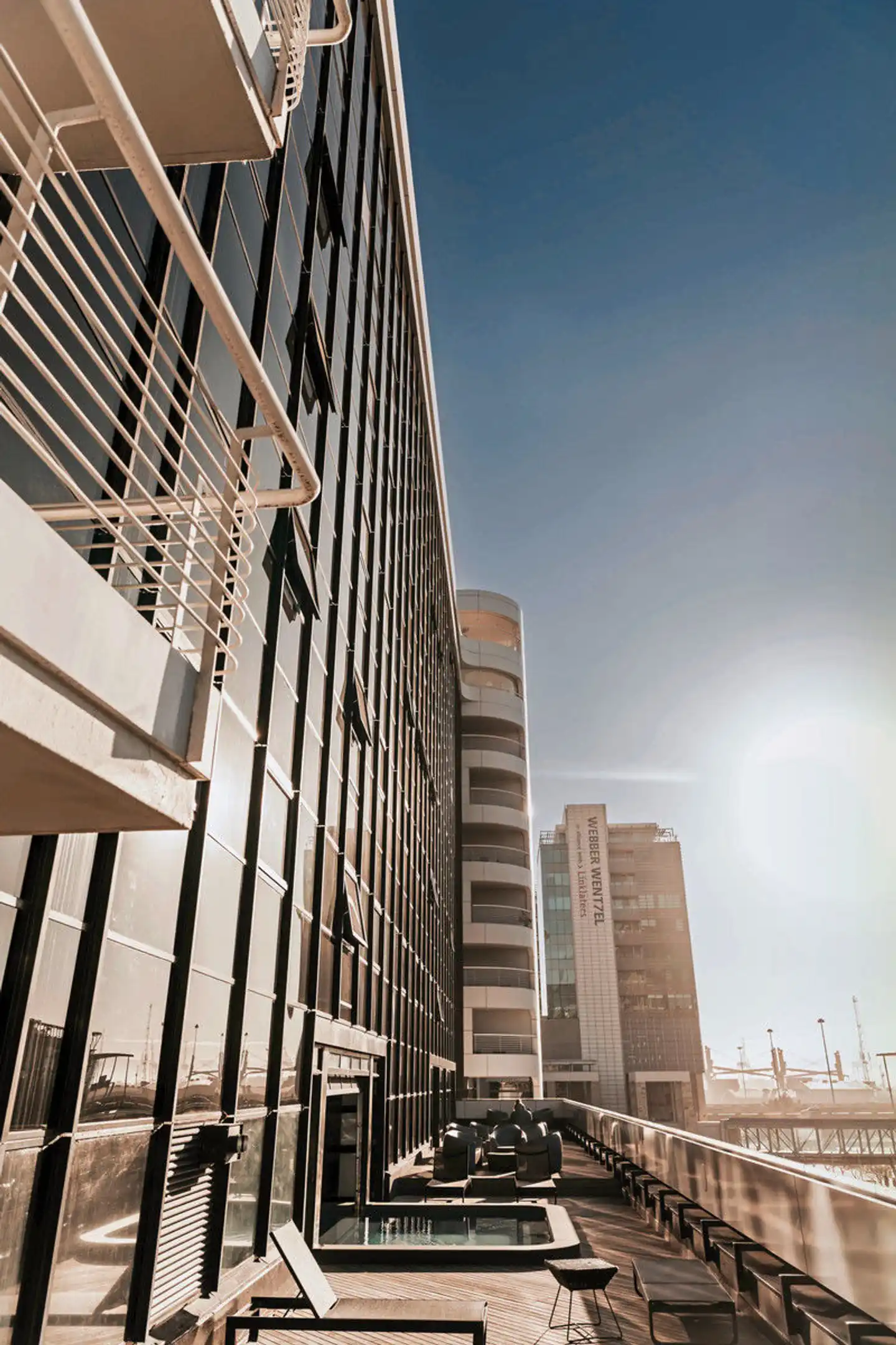 The Onyx Apartment Hotel Terrasse