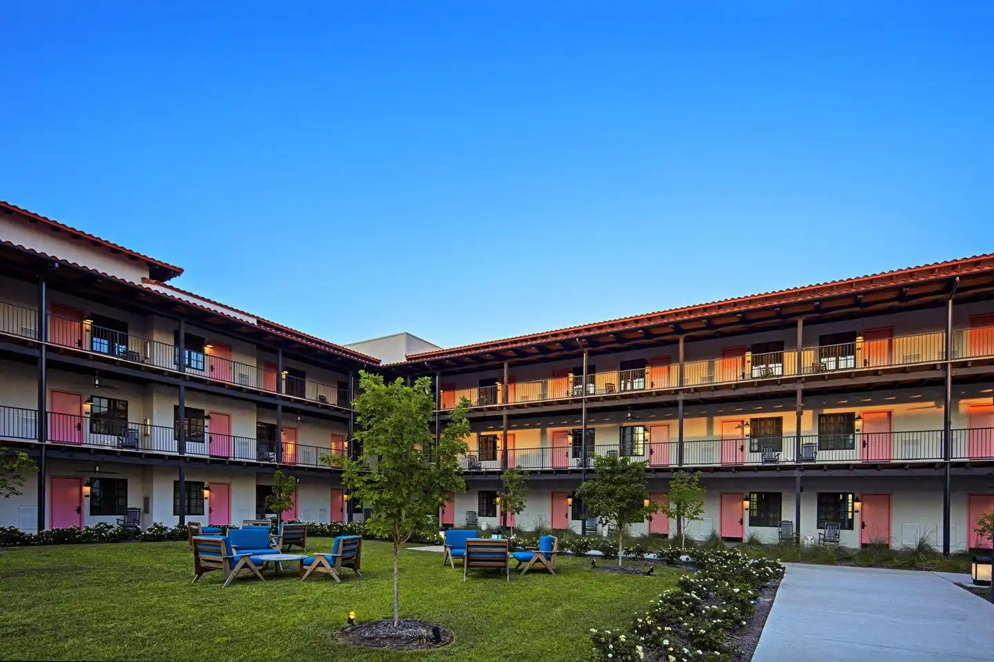 Texican Court, by Valencia Hotel Group Aussenansicht