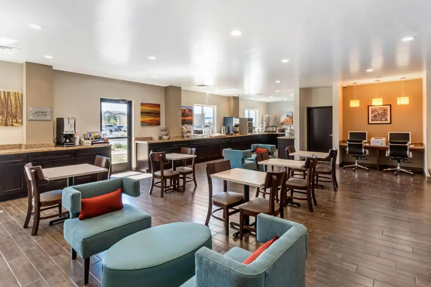 MainStay Suites Denver International Airport Bar