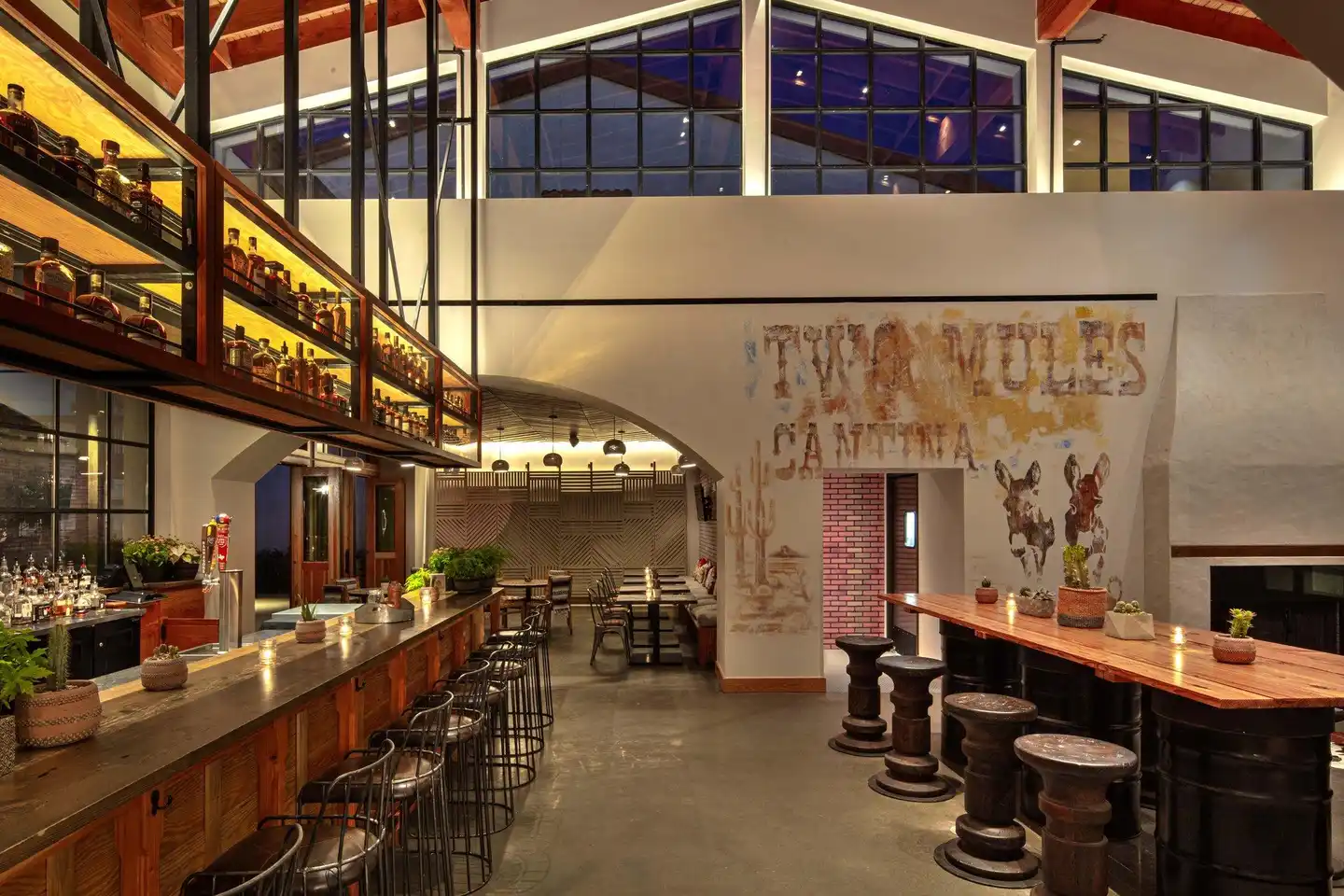 Texican Court, by Valencia Hotel Group Bar