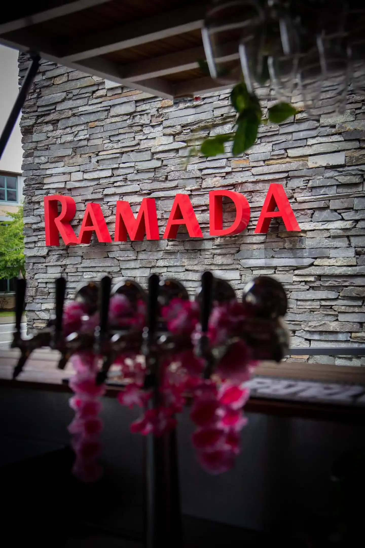 Ramada by Wyndham Queenstown Central Aussenansicht
