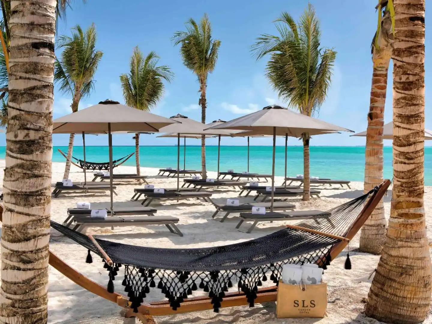 SLS Cancun Strand