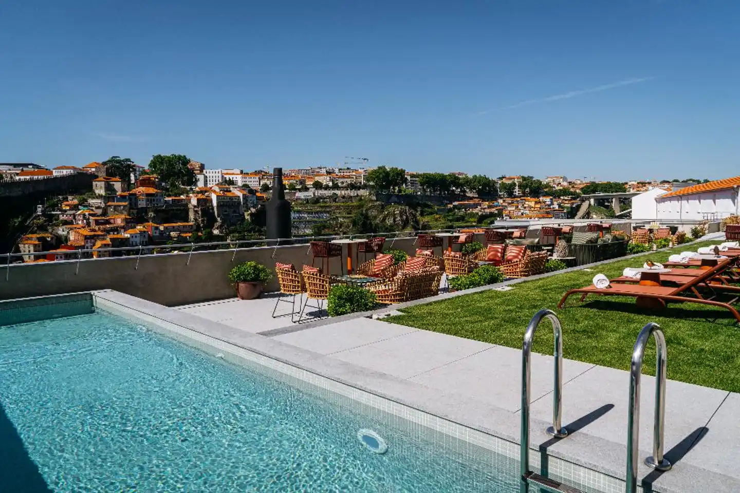 Vincci Ponte de Ferro Pool