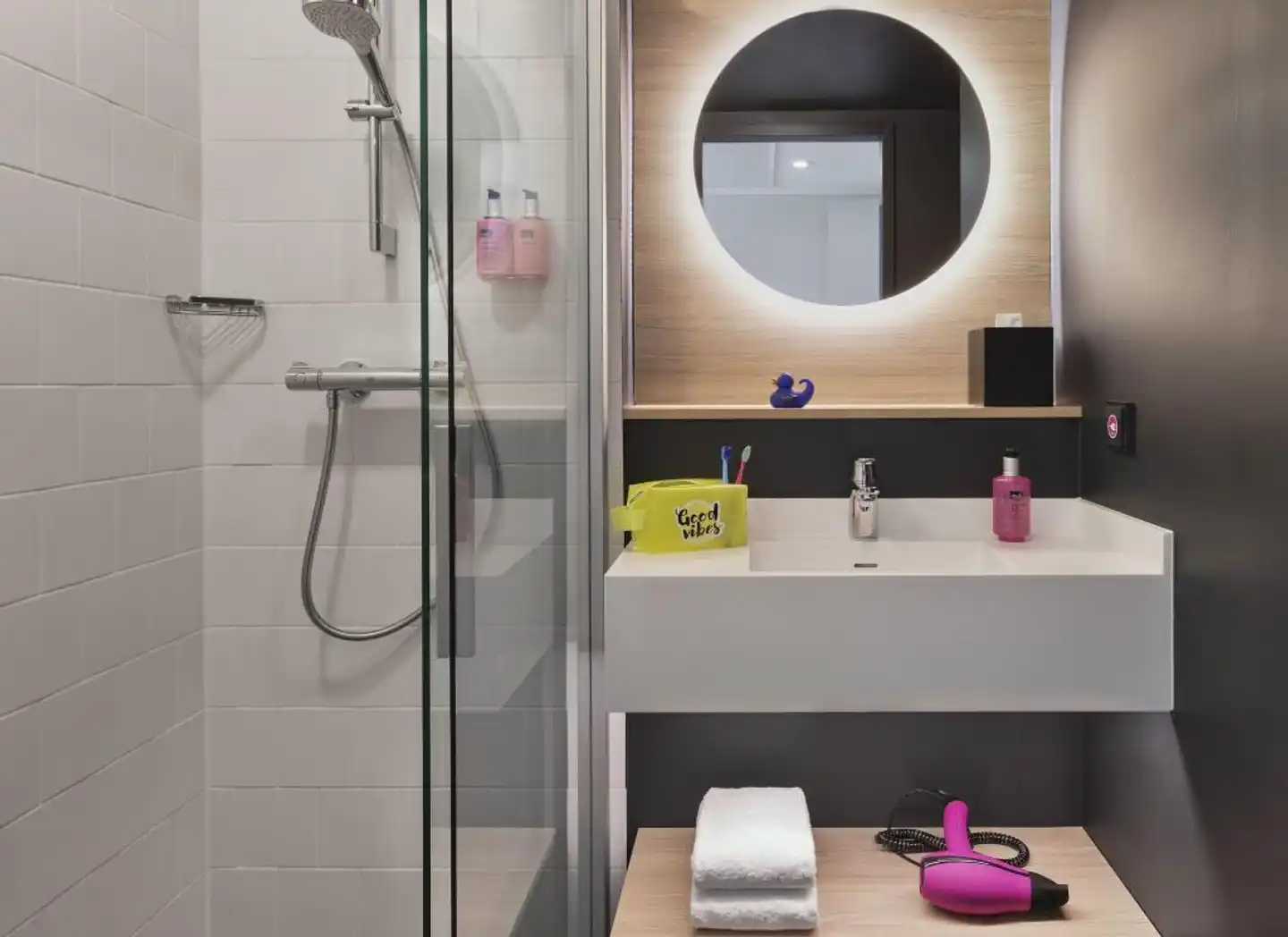 Moxy Hamburg Altona Badezimmer