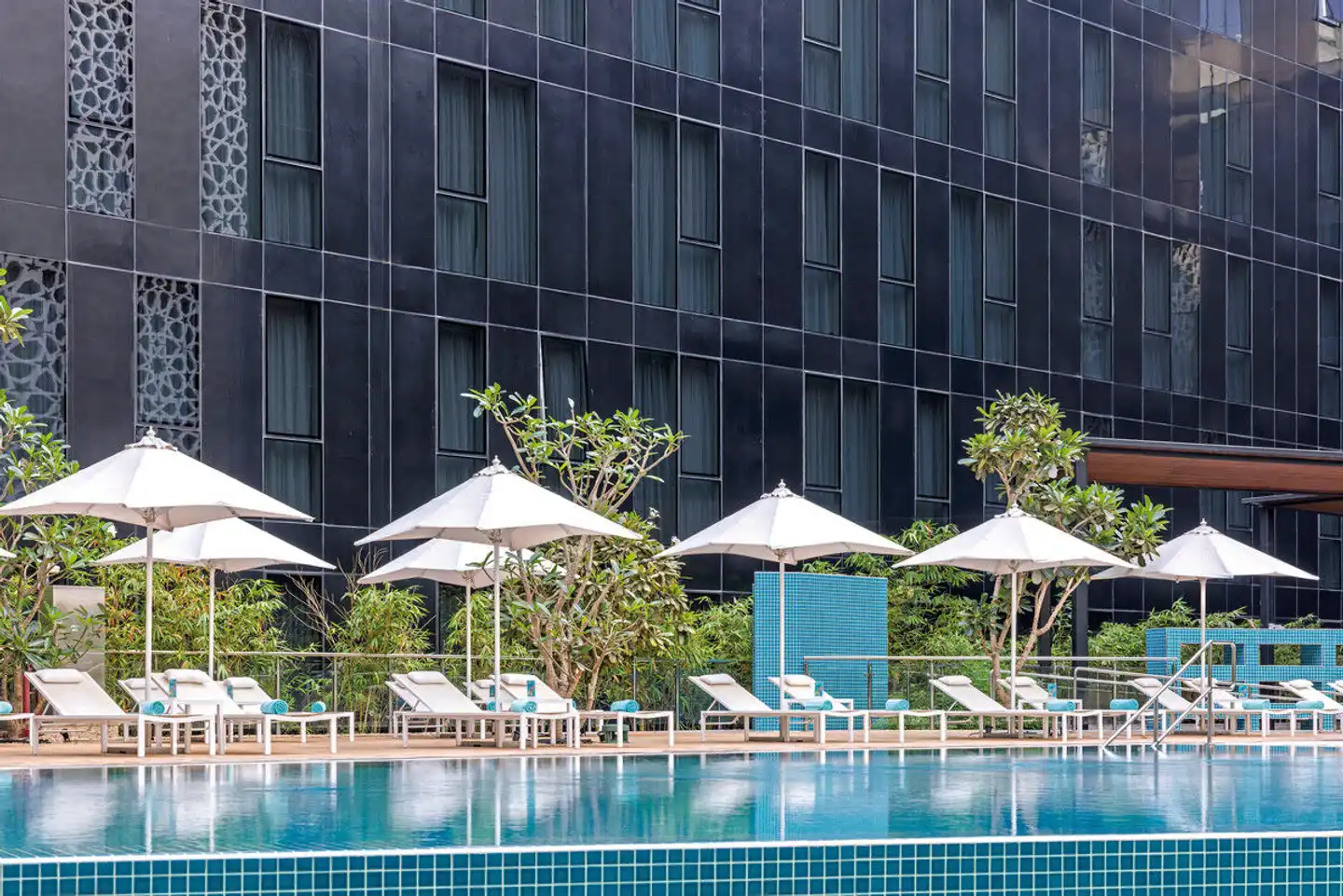 Grand Mercure Dubai City Pool