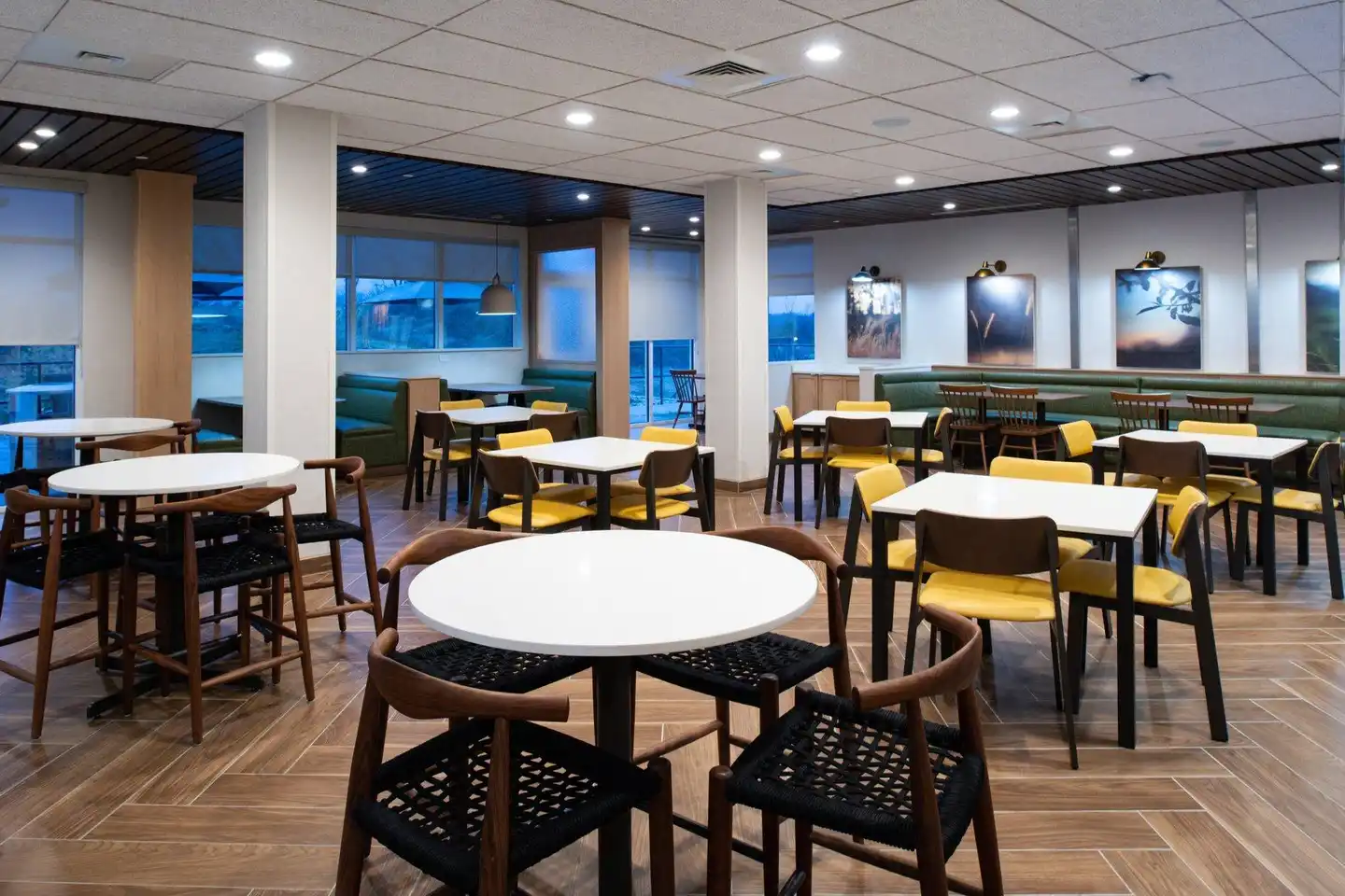Fairfield by Marriott Inn & Suites Charlotte University Research Park Restaurant