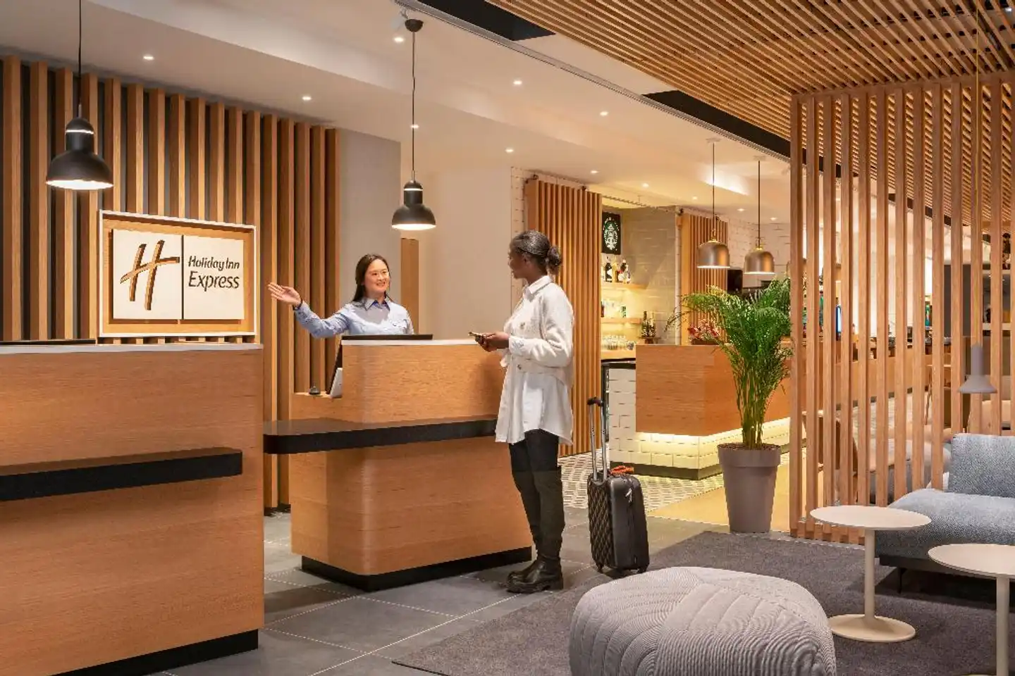 Holiday Inn Express Marne La Vallee Val D Europe Bar