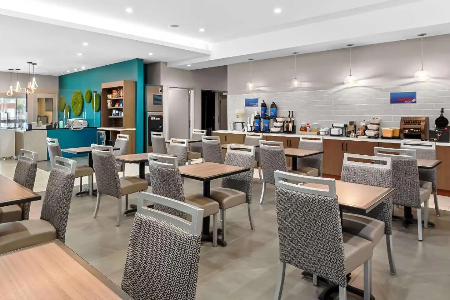 Best Western San Bernardino Hotel Bar